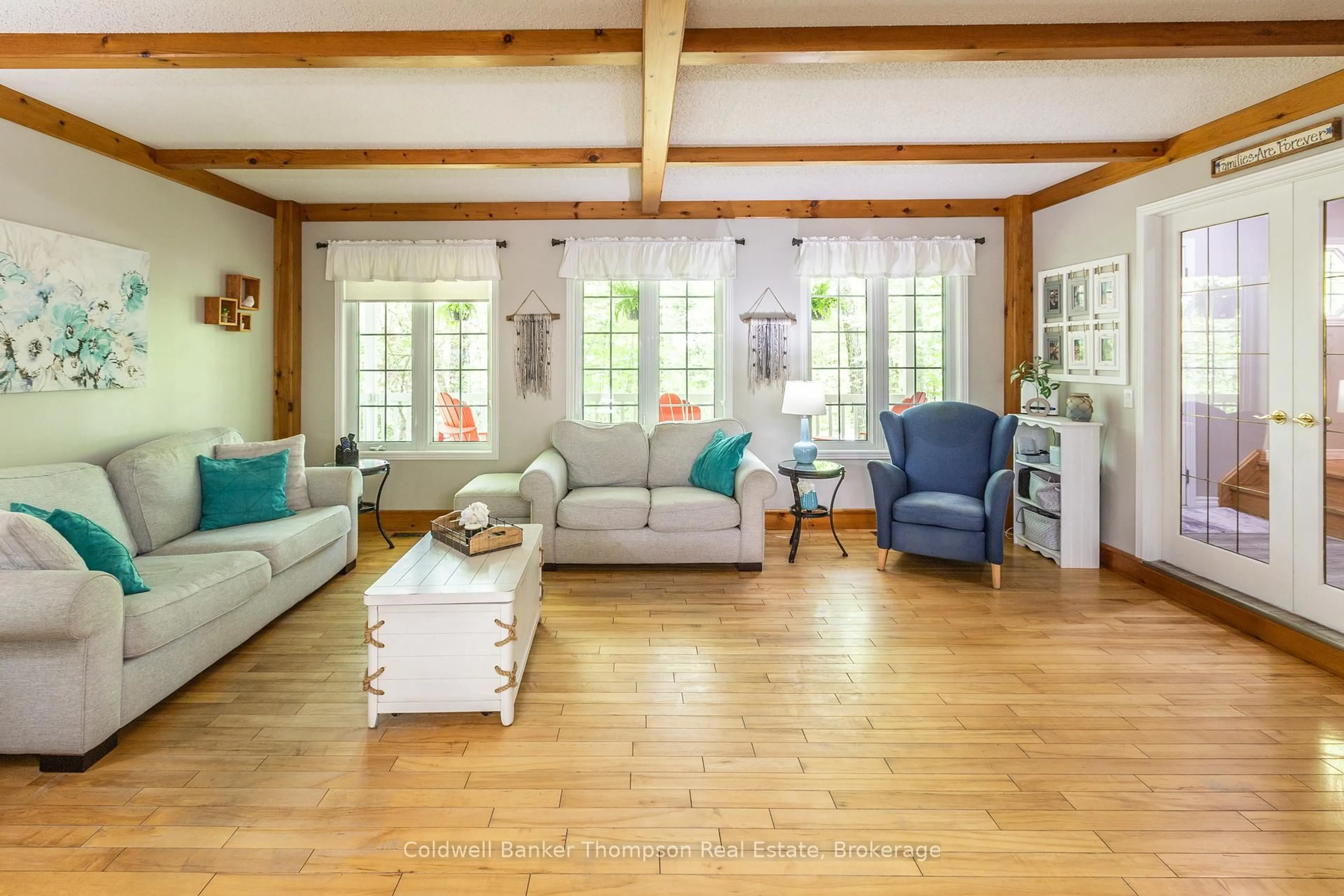 Living room with furniture, unknown for 1067 Hillside Cres, Lake of Bays Ontario P1H 2J6