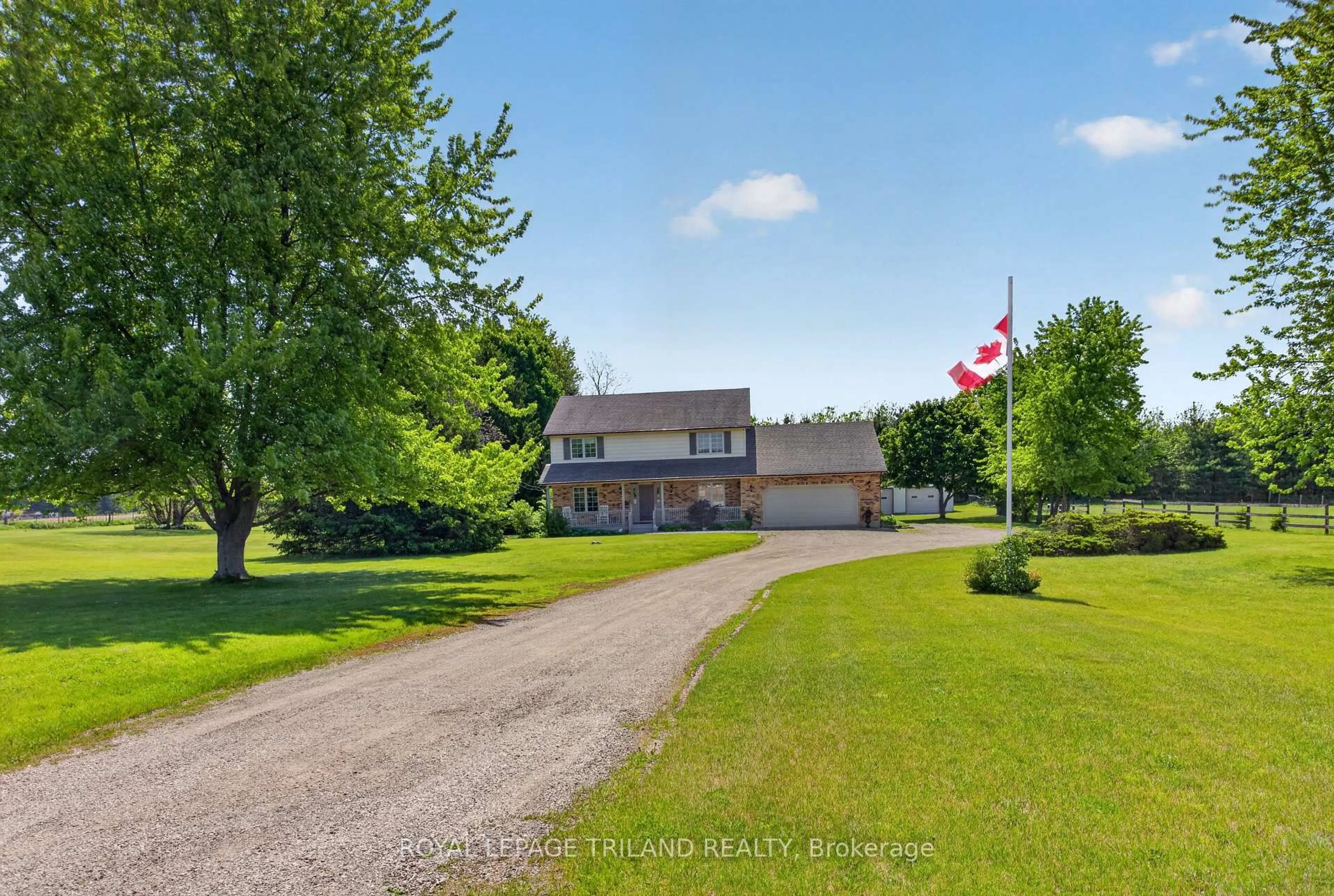 A pic from outside/outdoor area/front of a property/back of a property/a pic from drone, street for 8651 Irish Dr, Strathroy-Caradoc Ontario N0L 1W0