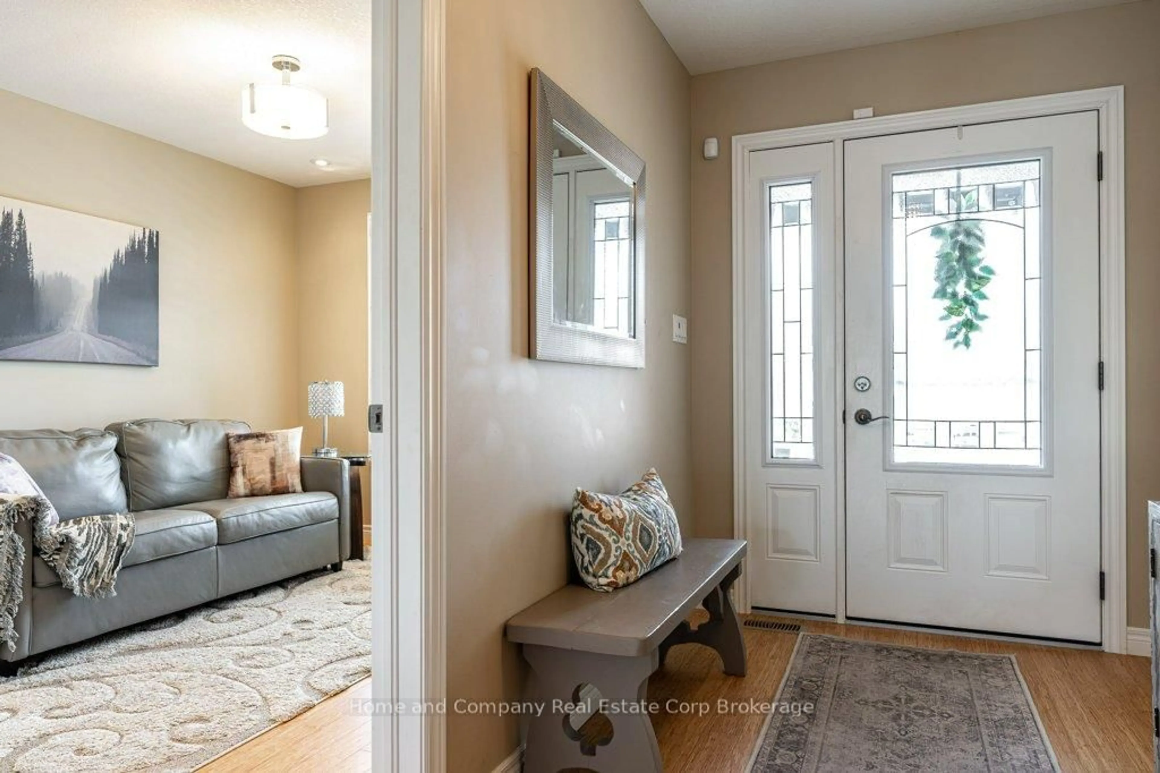 Indoor entryway for 22 Findlay Pl, Stratford Ontario N5A 0A7