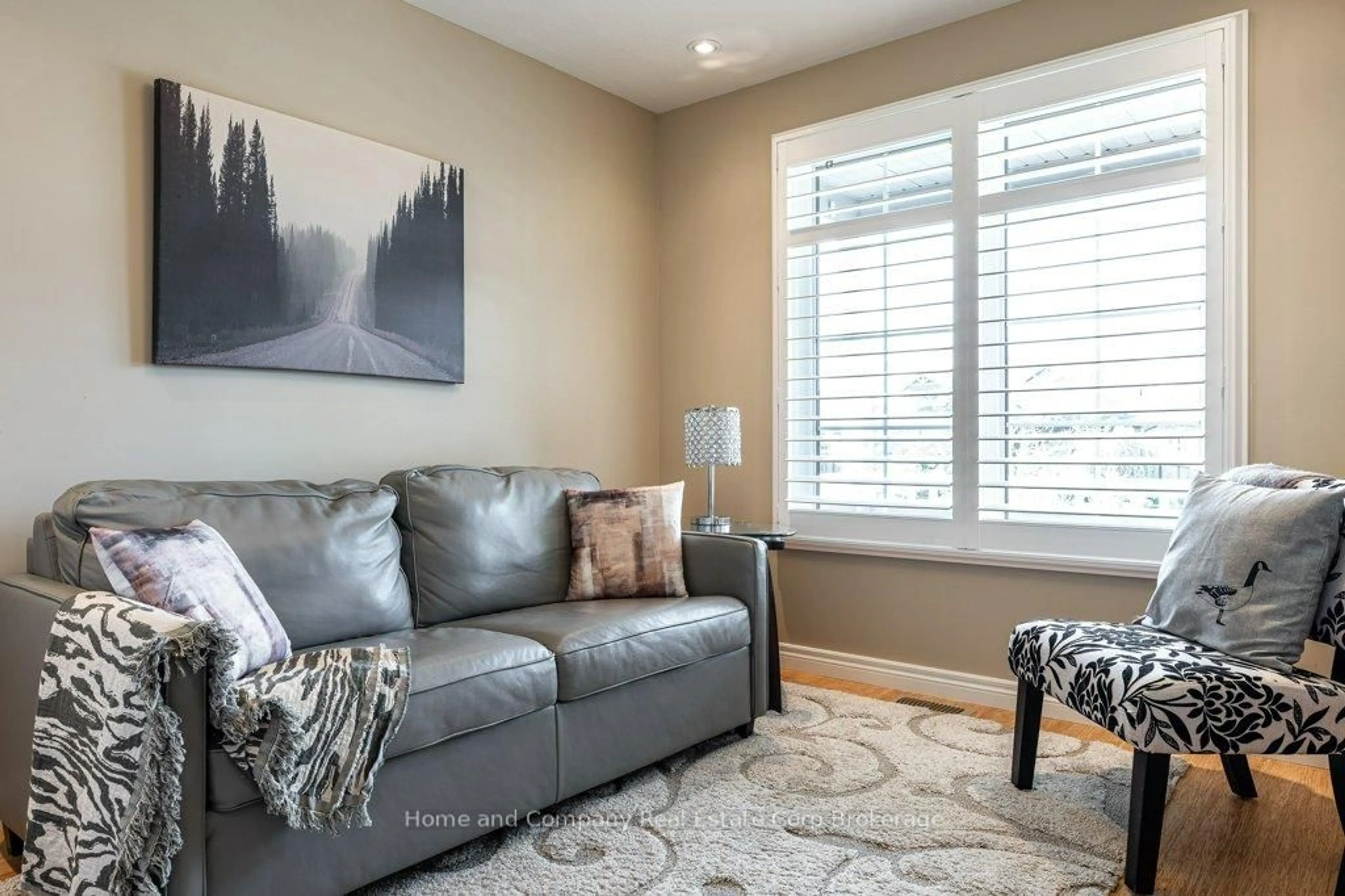 Living room with furniture, unknown for 22 Findlay Pl, Stratford Ontario N5A 0A7