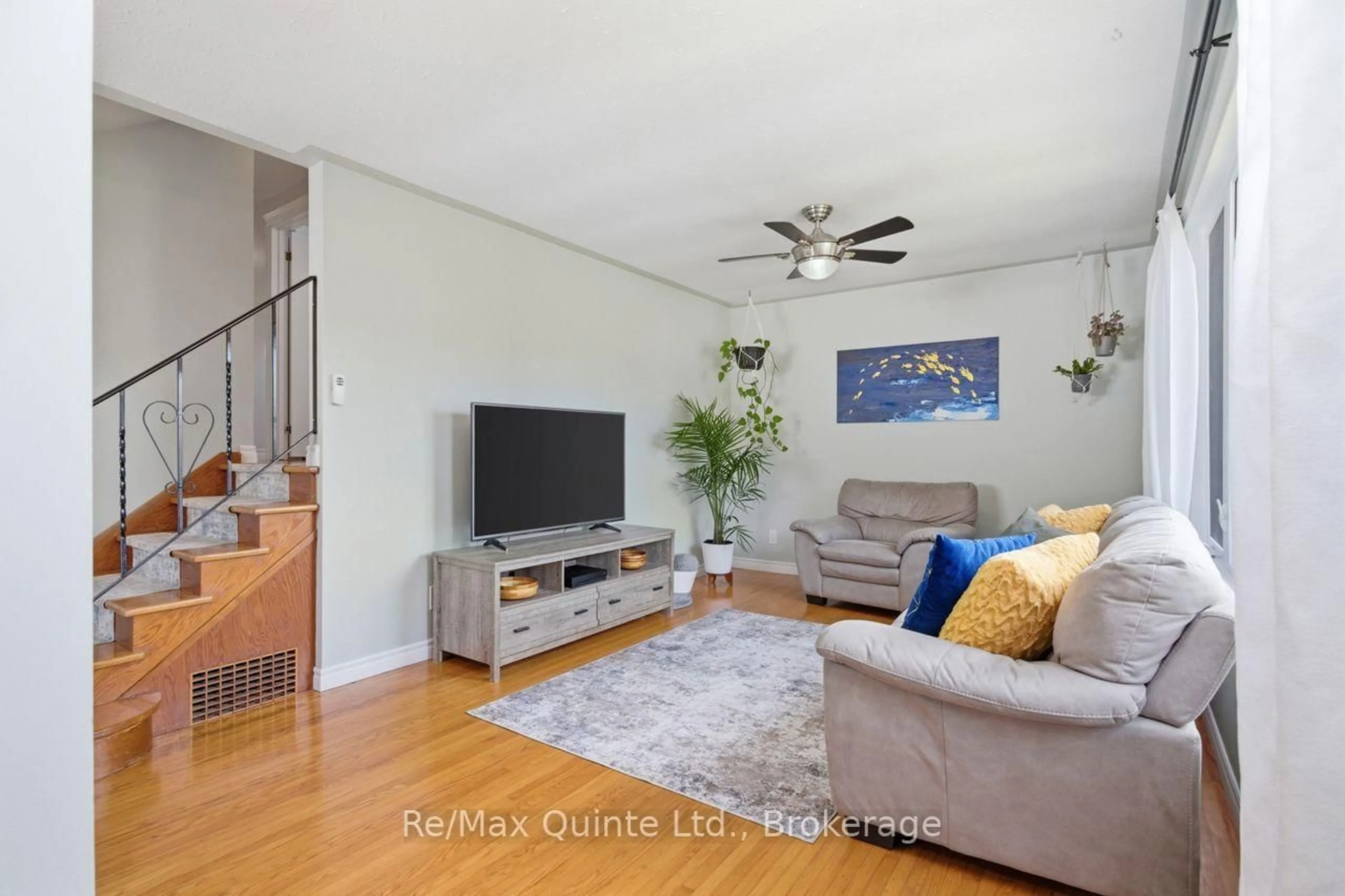 Living room with furniture, unknown for 40 MCCANN St, Quinte West Ontario K8V 1W1