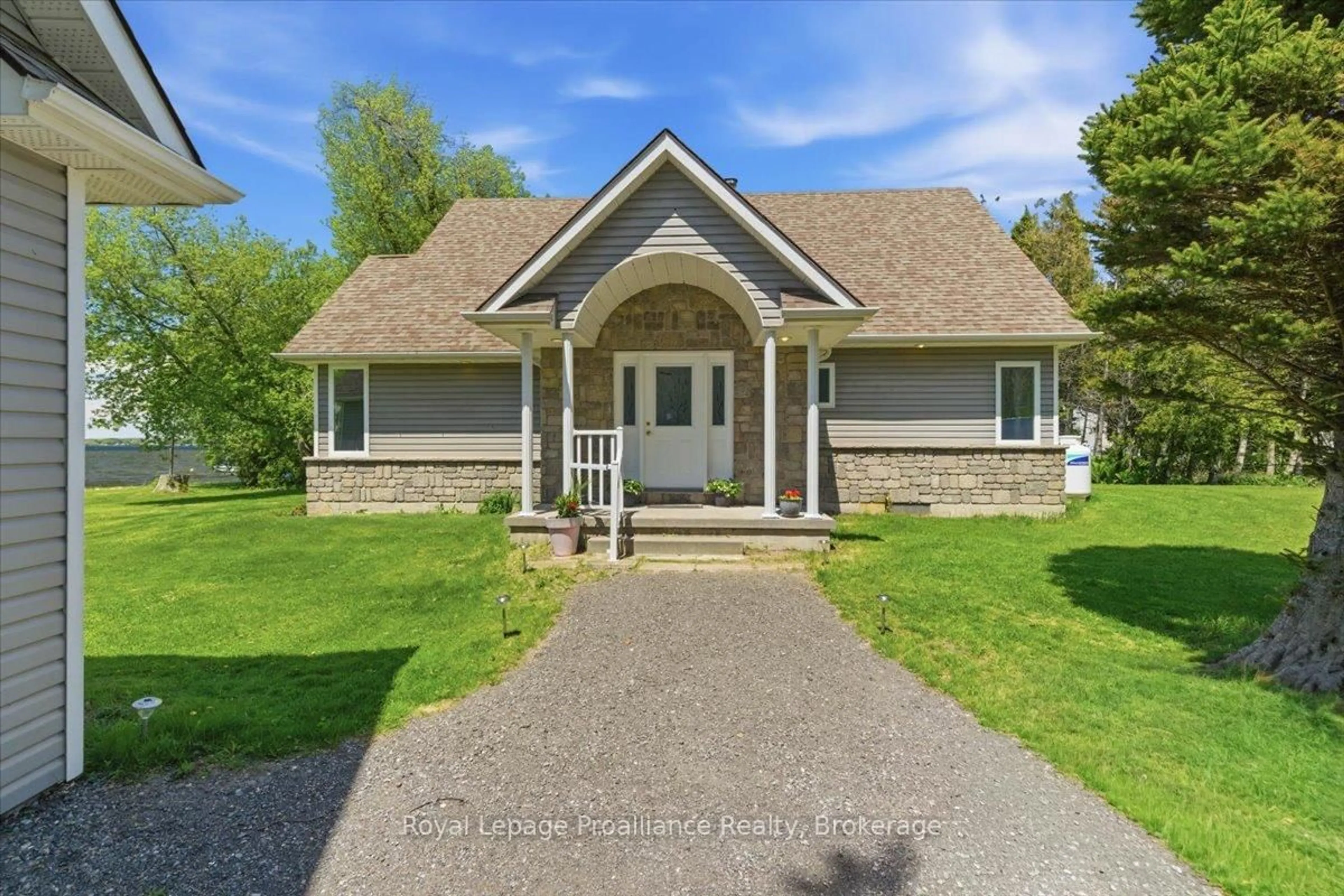 Home with vinyl exterior material, unknown for 233 Parkview Rd, Prince Edward County Ontario K0K 1L0