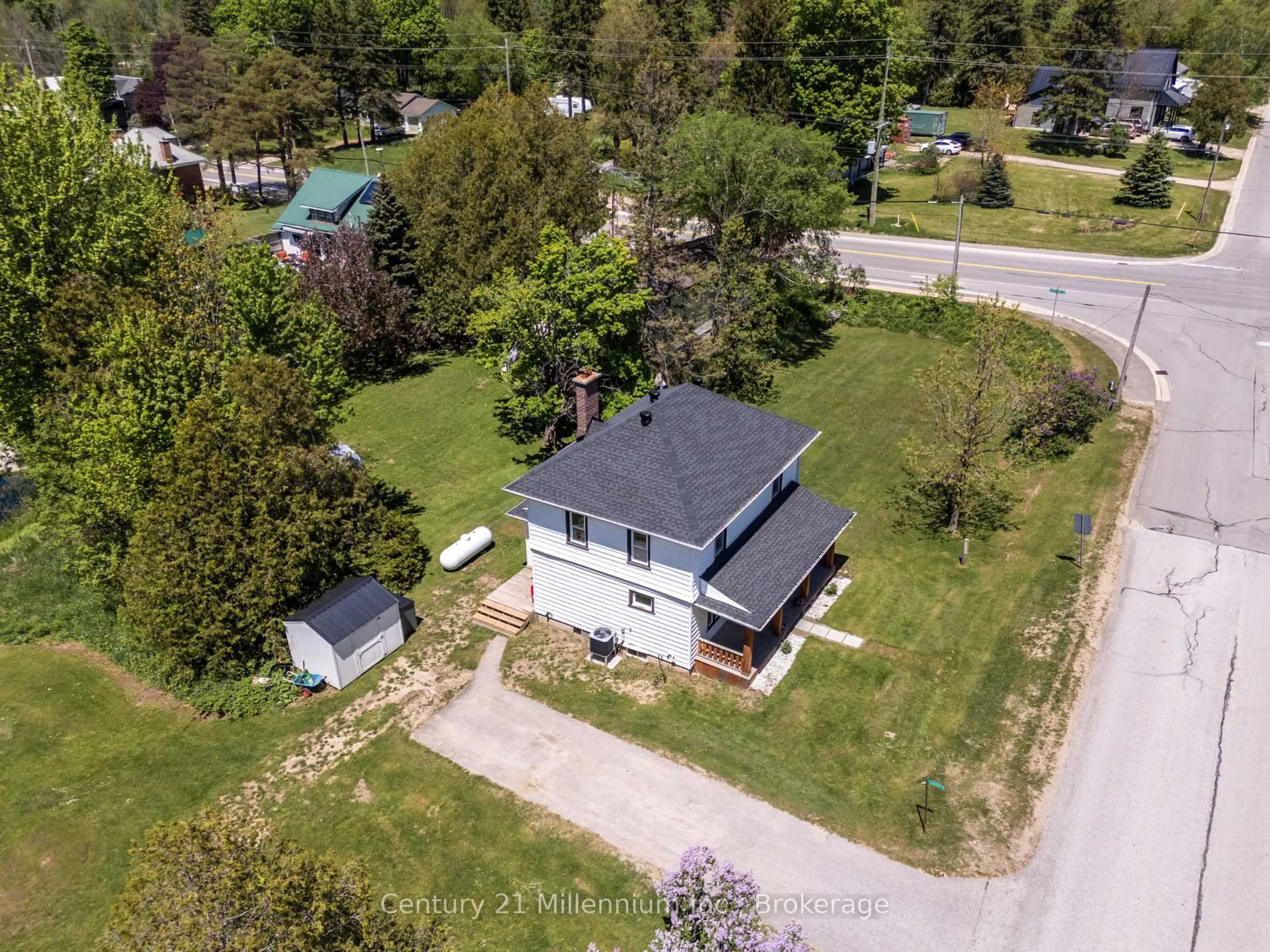 A pic from outside/outdoor area/front of a property/back of a property/a pic from drone, street for 680193 Chatsworth Road 24, Chatsworth Ontario N0H 1R0