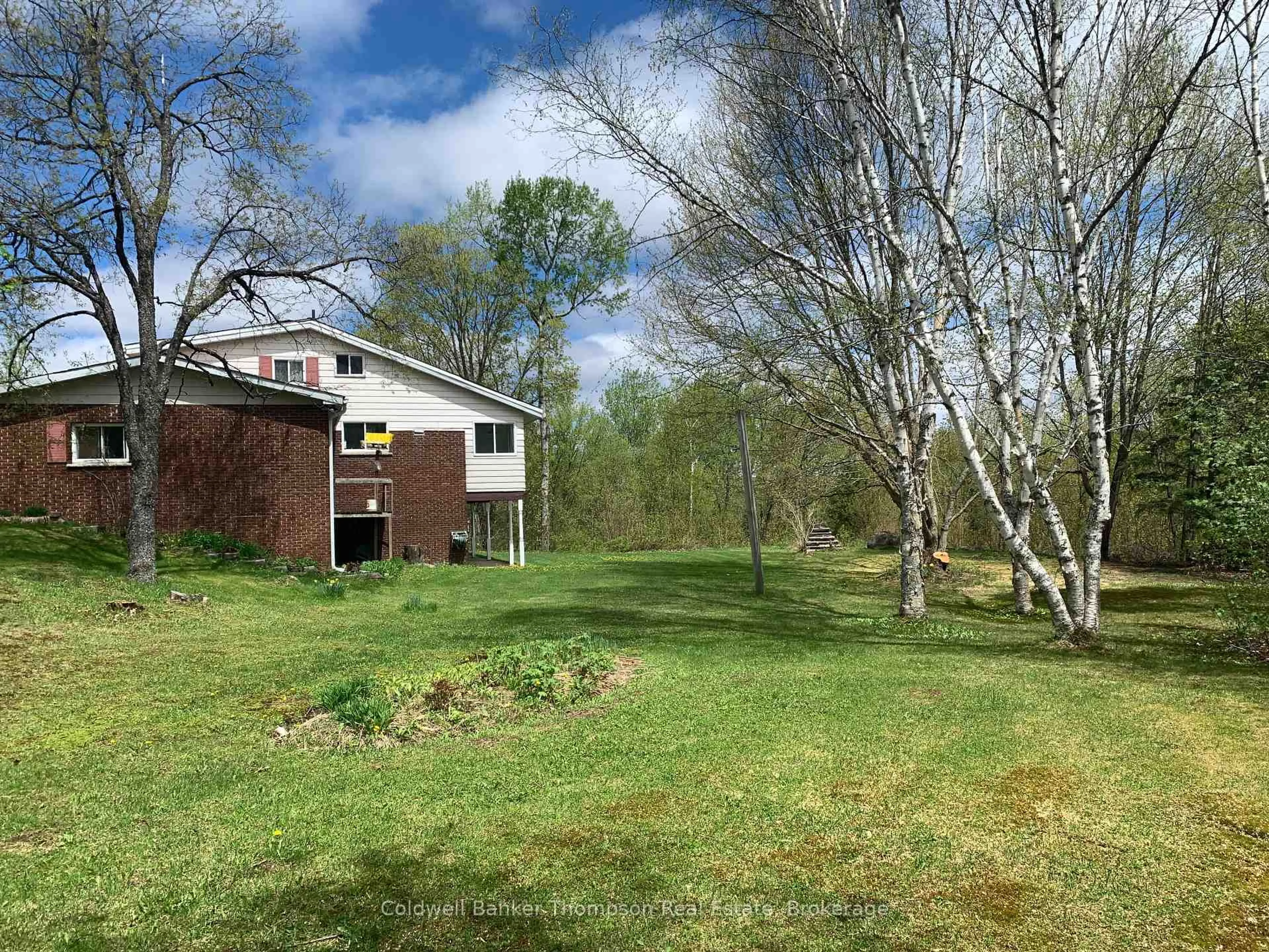 A pic from outside/outdoor area/front of a property/back of a property/a pic from drone, forest/trees view for 79 Oakridge Dr, Strong Ontario P0A 1Z0