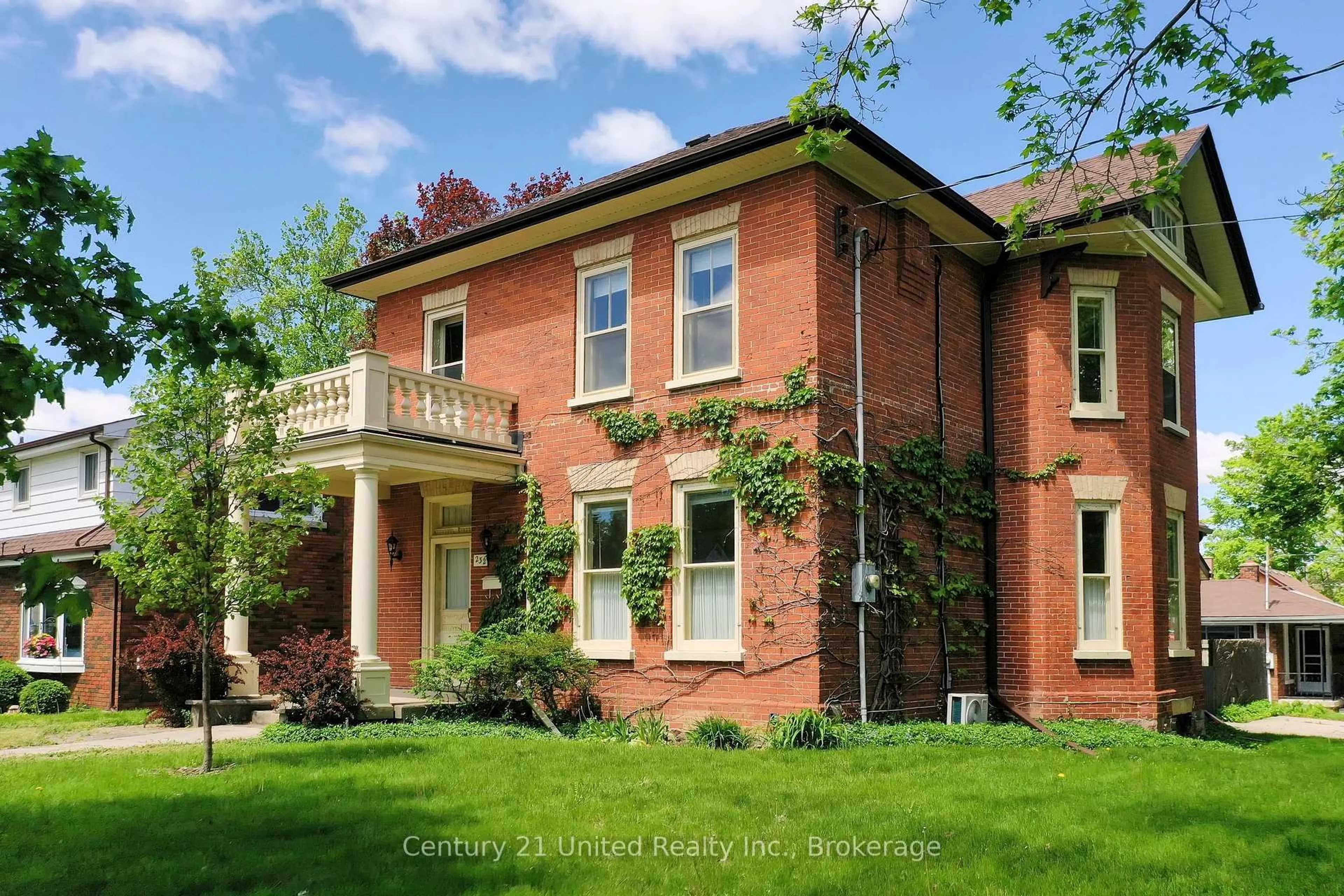 Home with brick exterior material, building for 232 Bennet St, Peterborough Ontario K9H 5B6