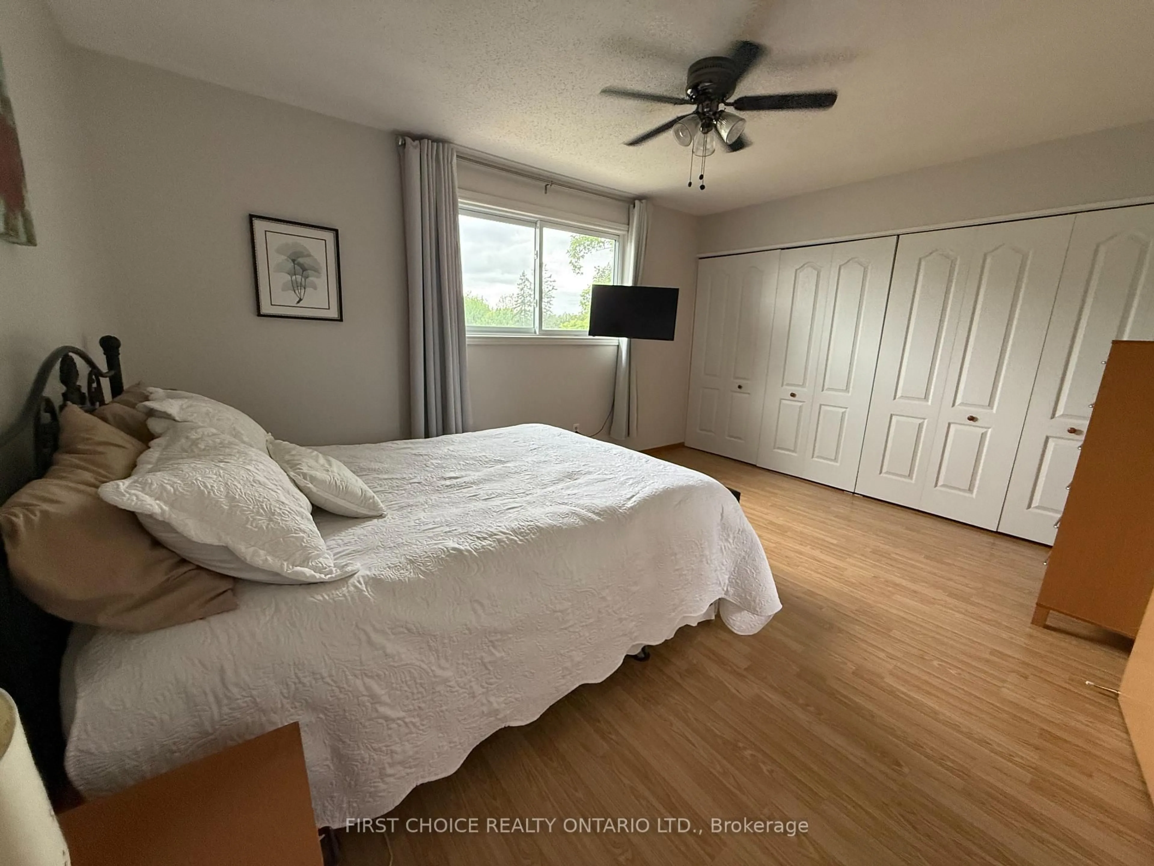 A pic of a room for 6463 Colony Sq #13, Orleans Ontario K1C 3E1