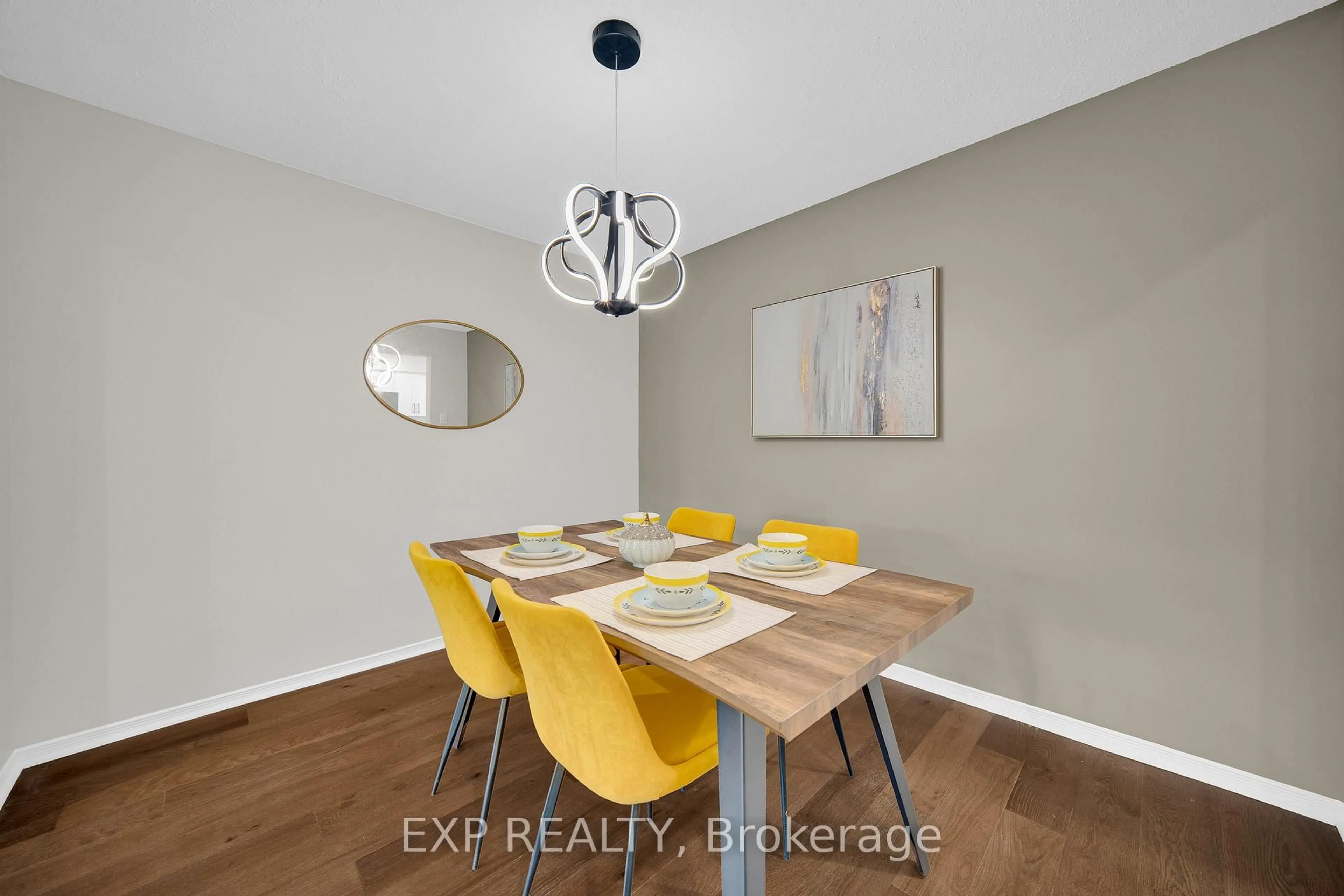 Dining room, wood/laminate floor for 186 Southport Dr, Ottawa Ontario K1T 3P4