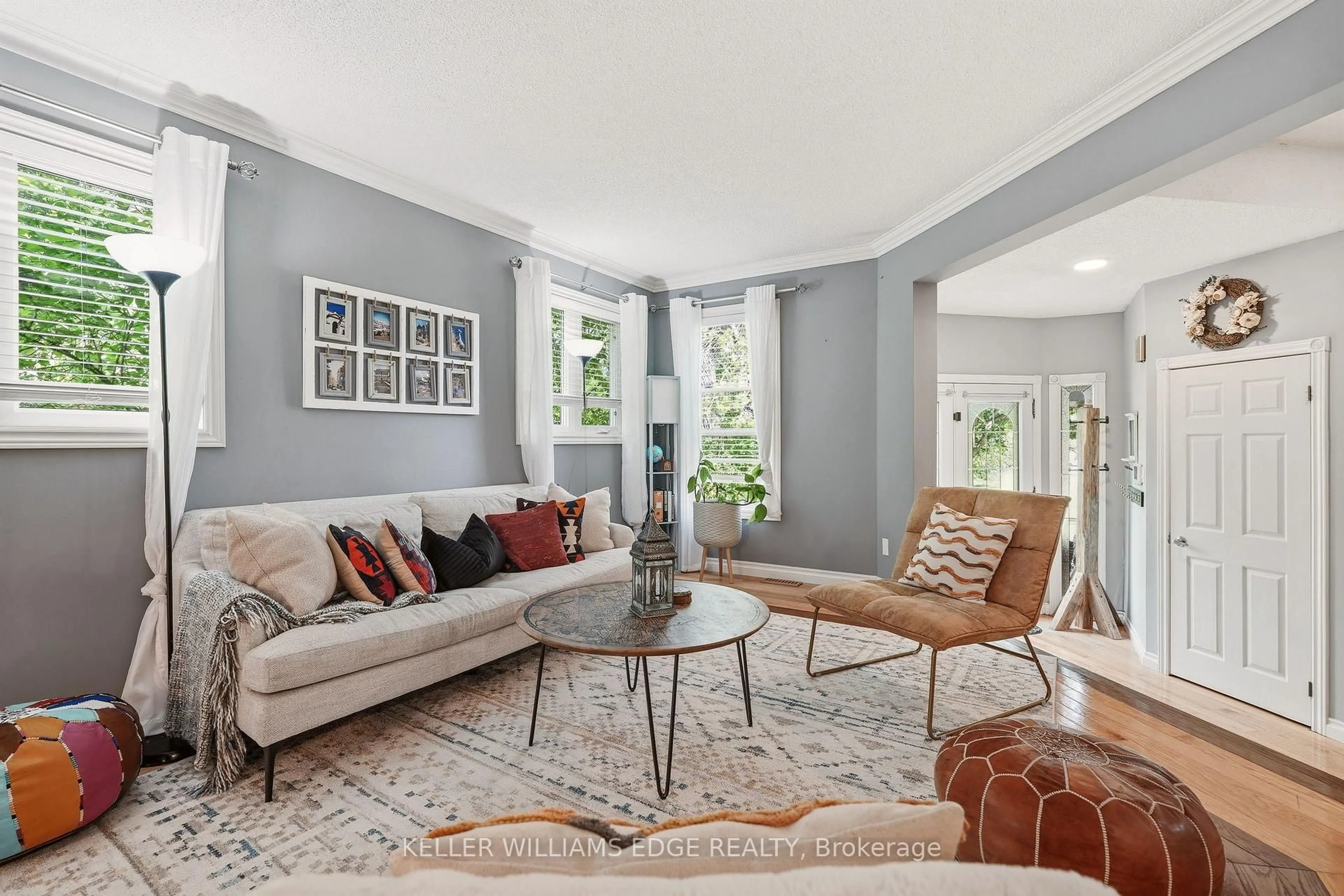 Living room with furniture, unknown for 149 Cove Cres, Hamilton Ontario L8E 5A1