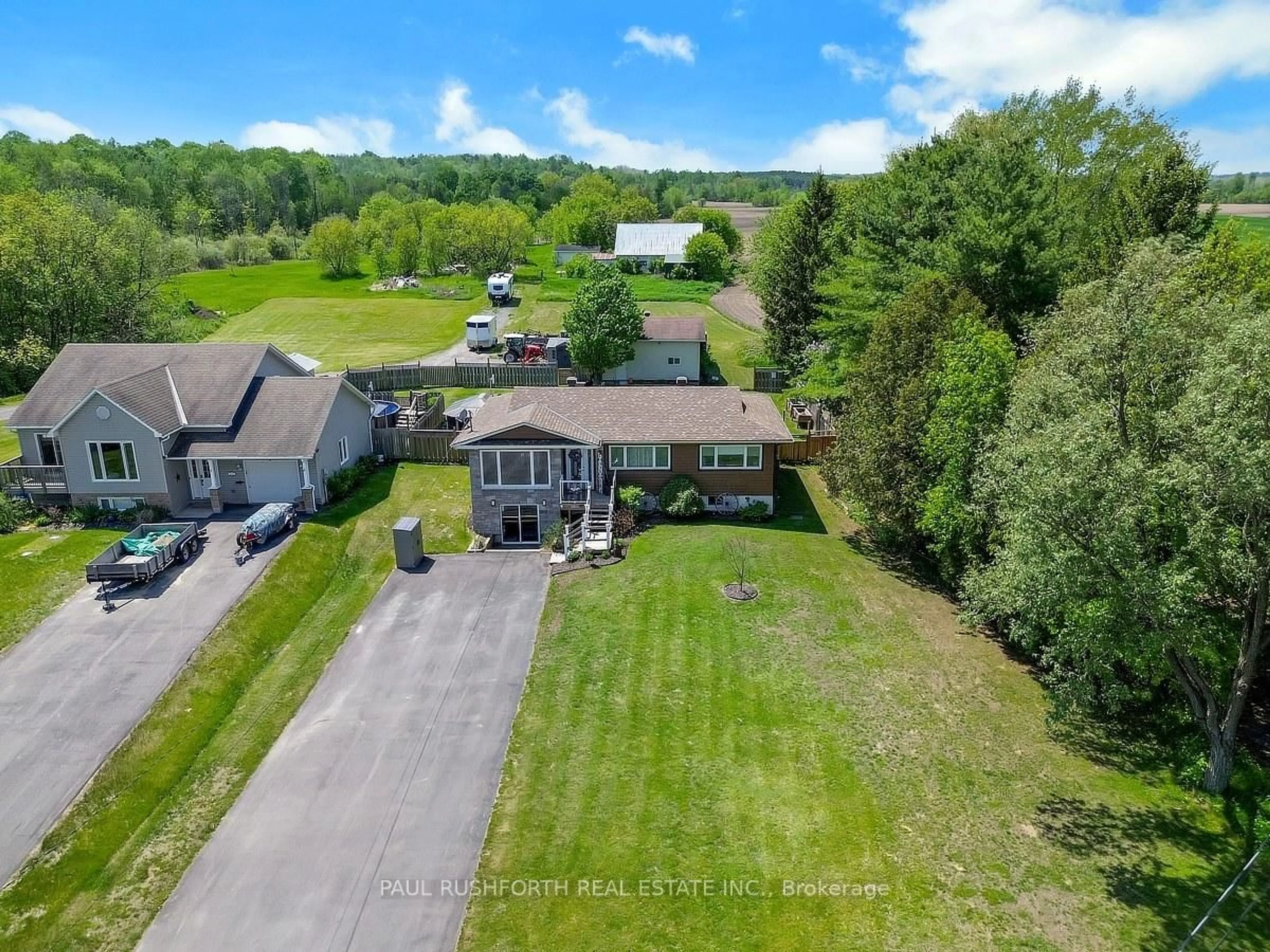 A pic from outside/outdoor area/front of a property/back of a property/a pic from drone, unknown for 1548 Landry Rd, Clarence-Rockland Ontario K0A 1N0