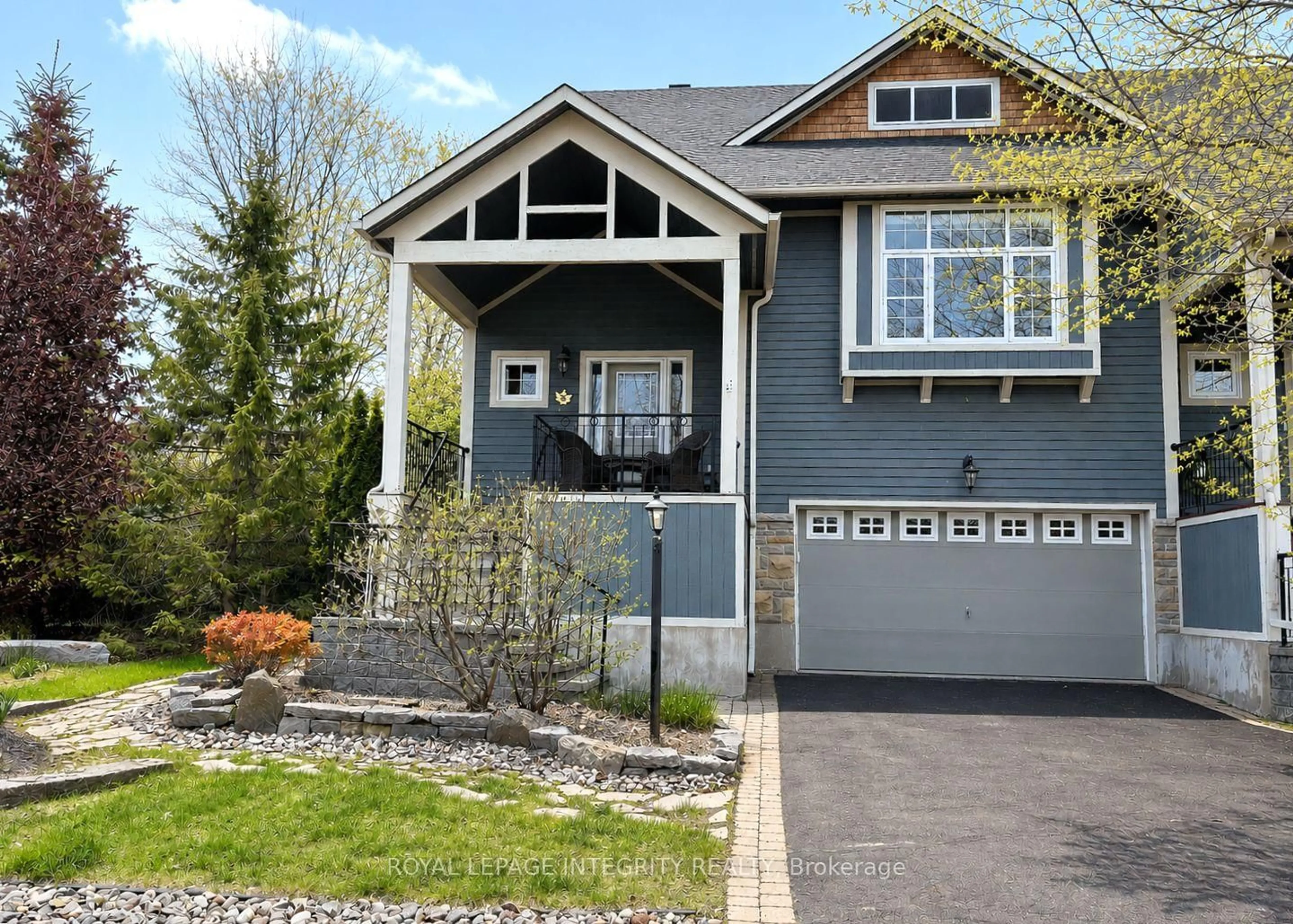Home with vinyl exterior material, street for 15 Marsh Sparrow Private, Kanata Ontario K2K 3P1