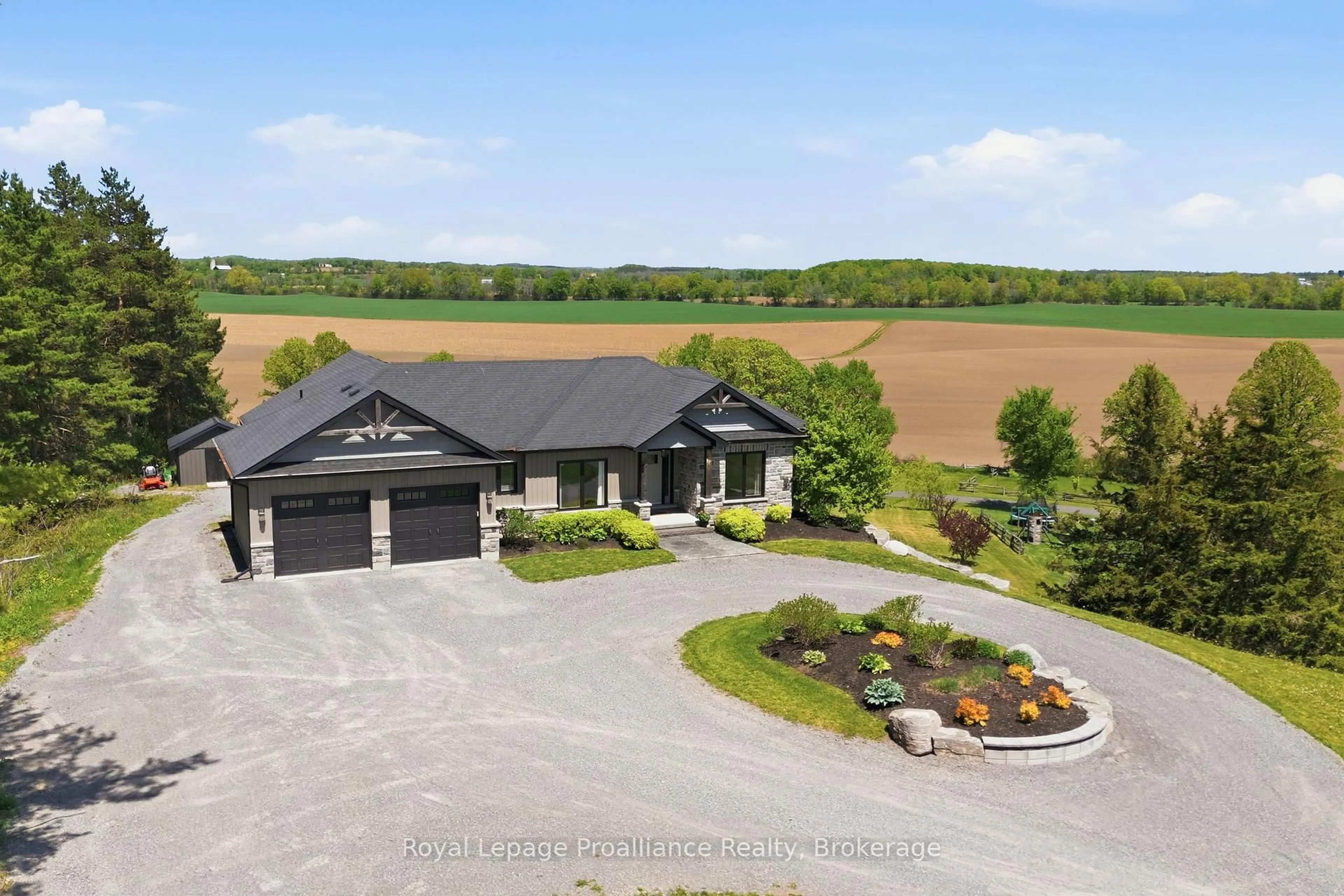 A pic from outside/outdoor area/front of a property/back of a property/a pic from drone, unknown for 137 WINDWHISPER Dr, Belleville Ontario K0K 2V0