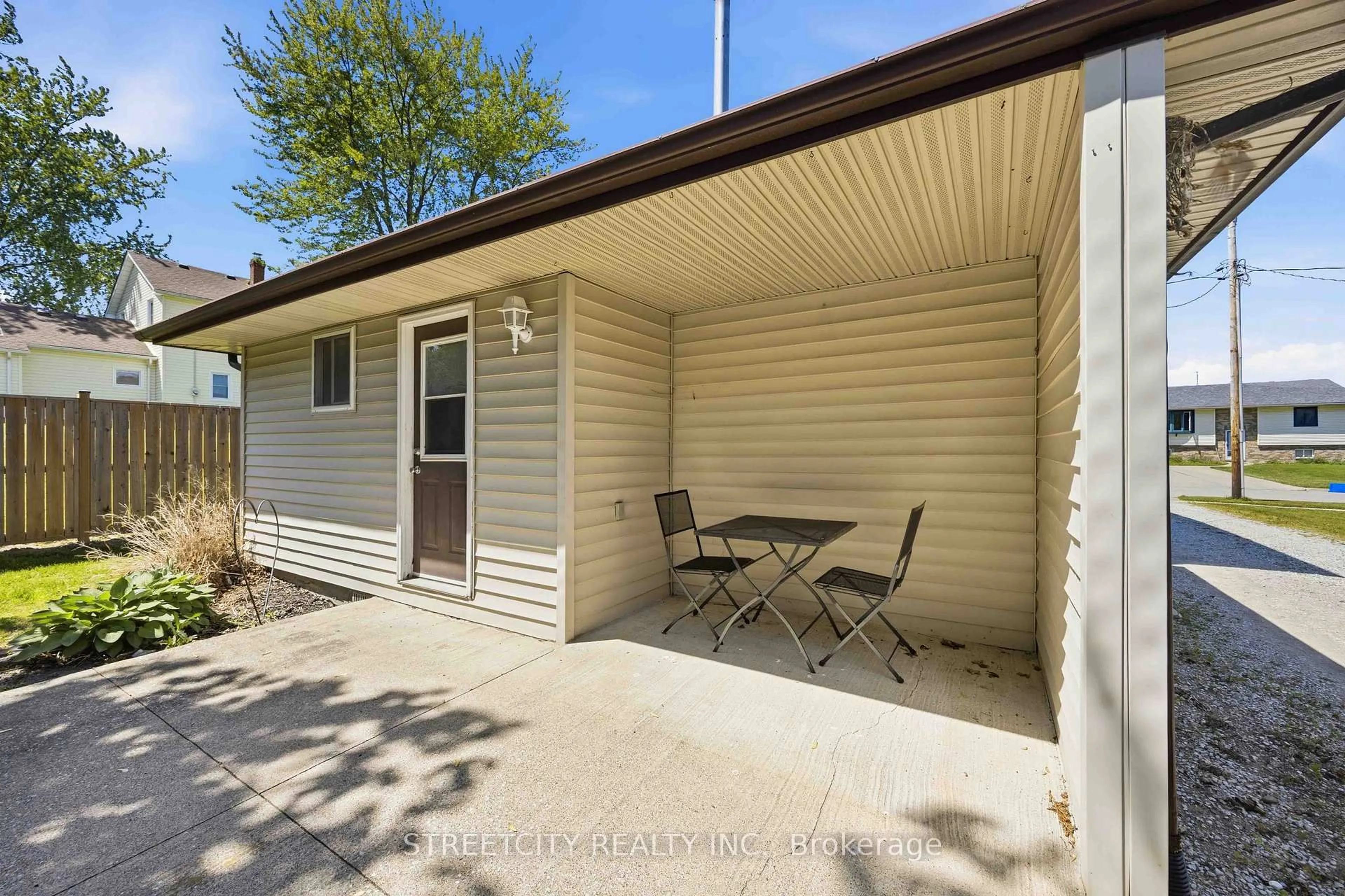 Patio, street for 502 Plympton St, Plympton-Wyoming Ontario N0N 1T0