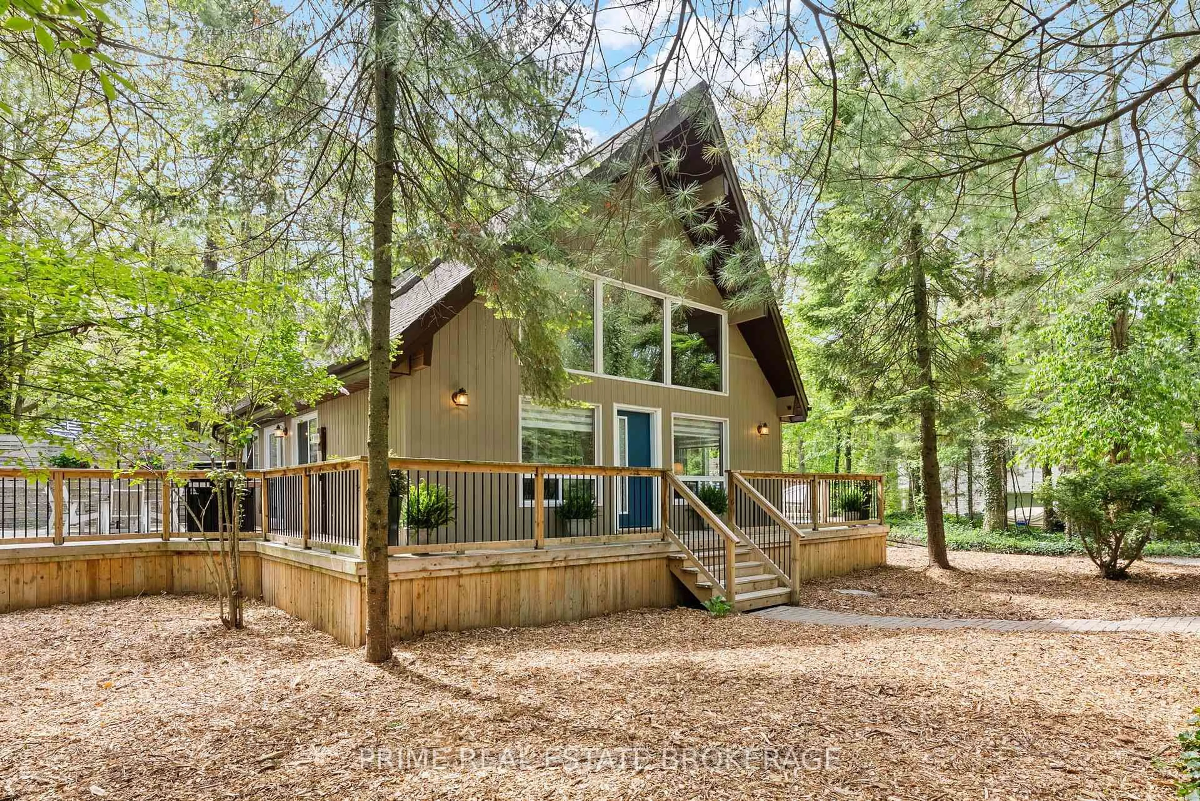 Home with vinyl exterior material, forest/trees view for 10291 Pines Pkwy, Lambton Shores Ontario N0M 1T0