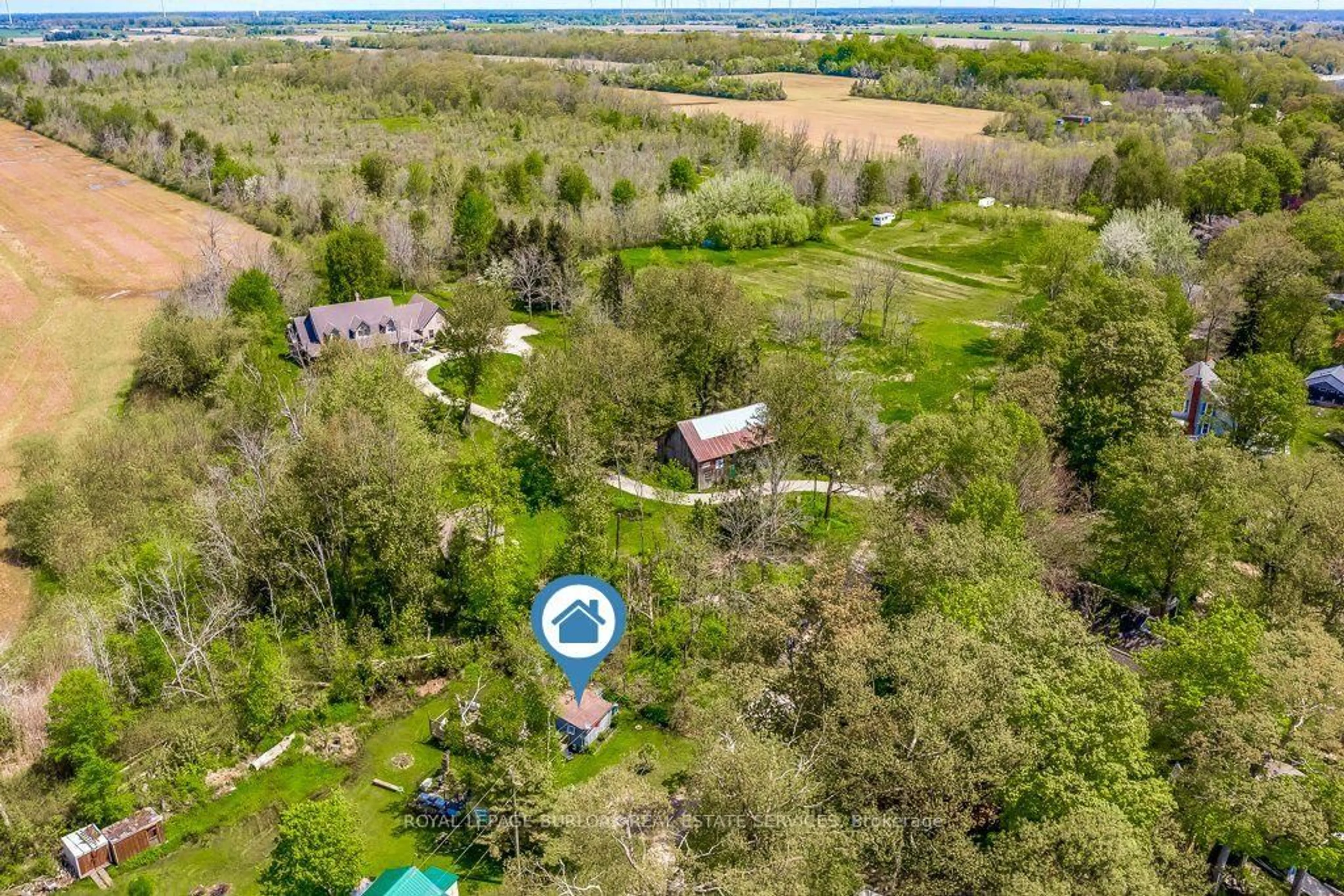 A pic from outside/outdoor area/front of a property/back of a property/a pic from drone, water/lake/river/ocean view for 716 Sandy Bay Rd, Haldimand Ontario N1A 2W6