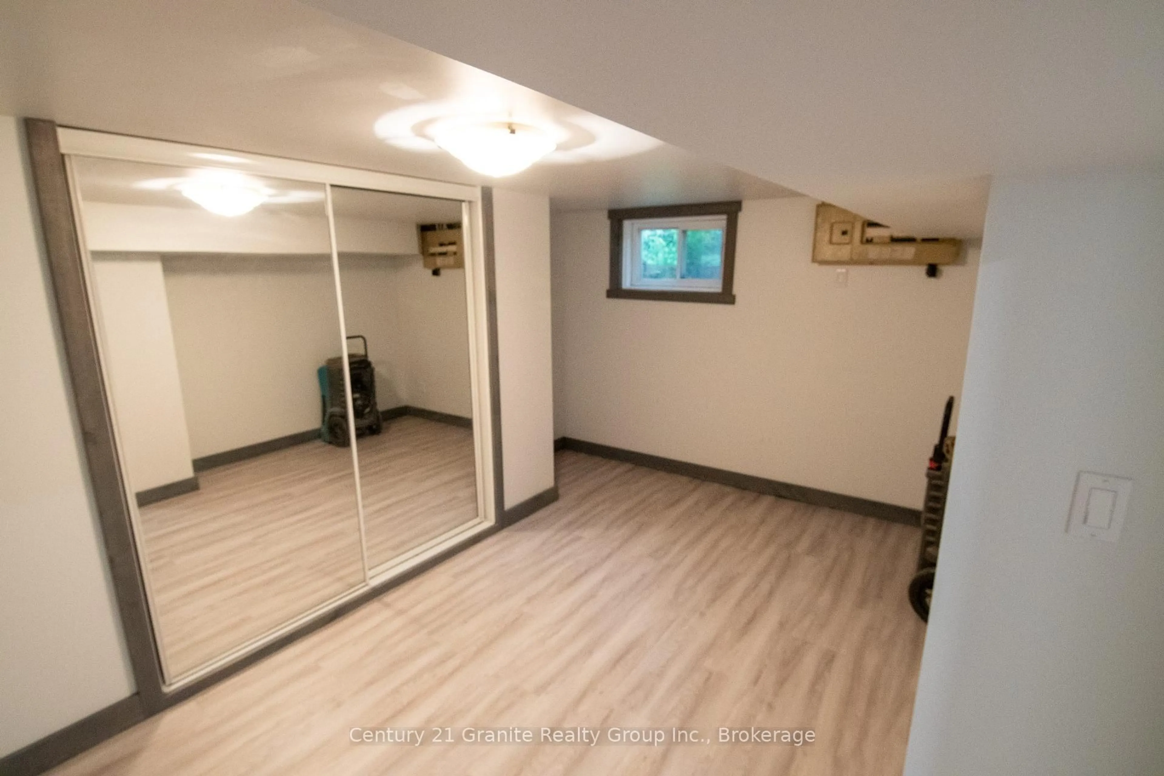 A pic of a room for 86 WATER St, Minden Hills Ontario K0M 2K0