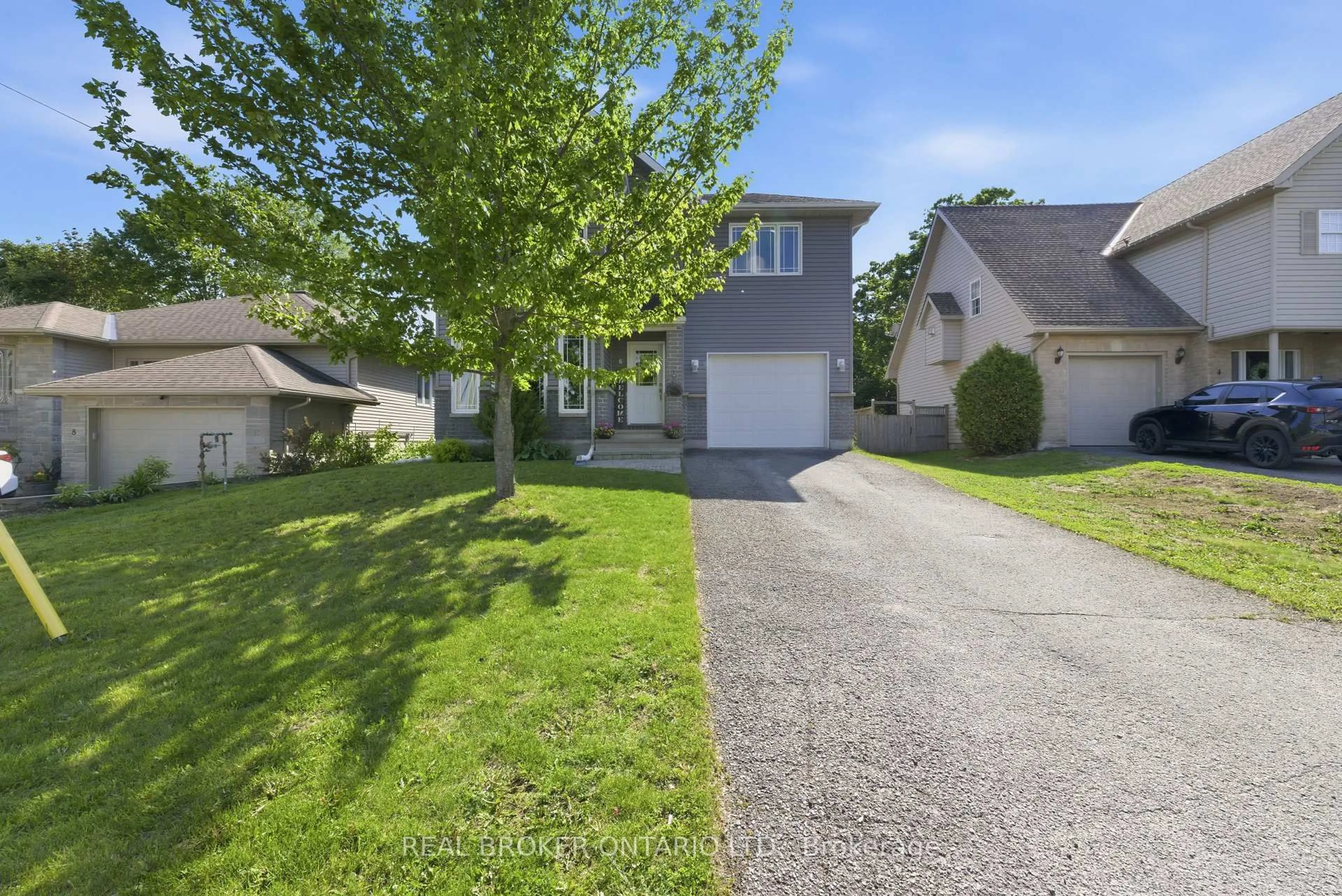 A pic from outside/outdoor area/front of a property/back of a property/a pic from drone, street for 6 Francis St, Carleton Place Ontario K7C 0C6