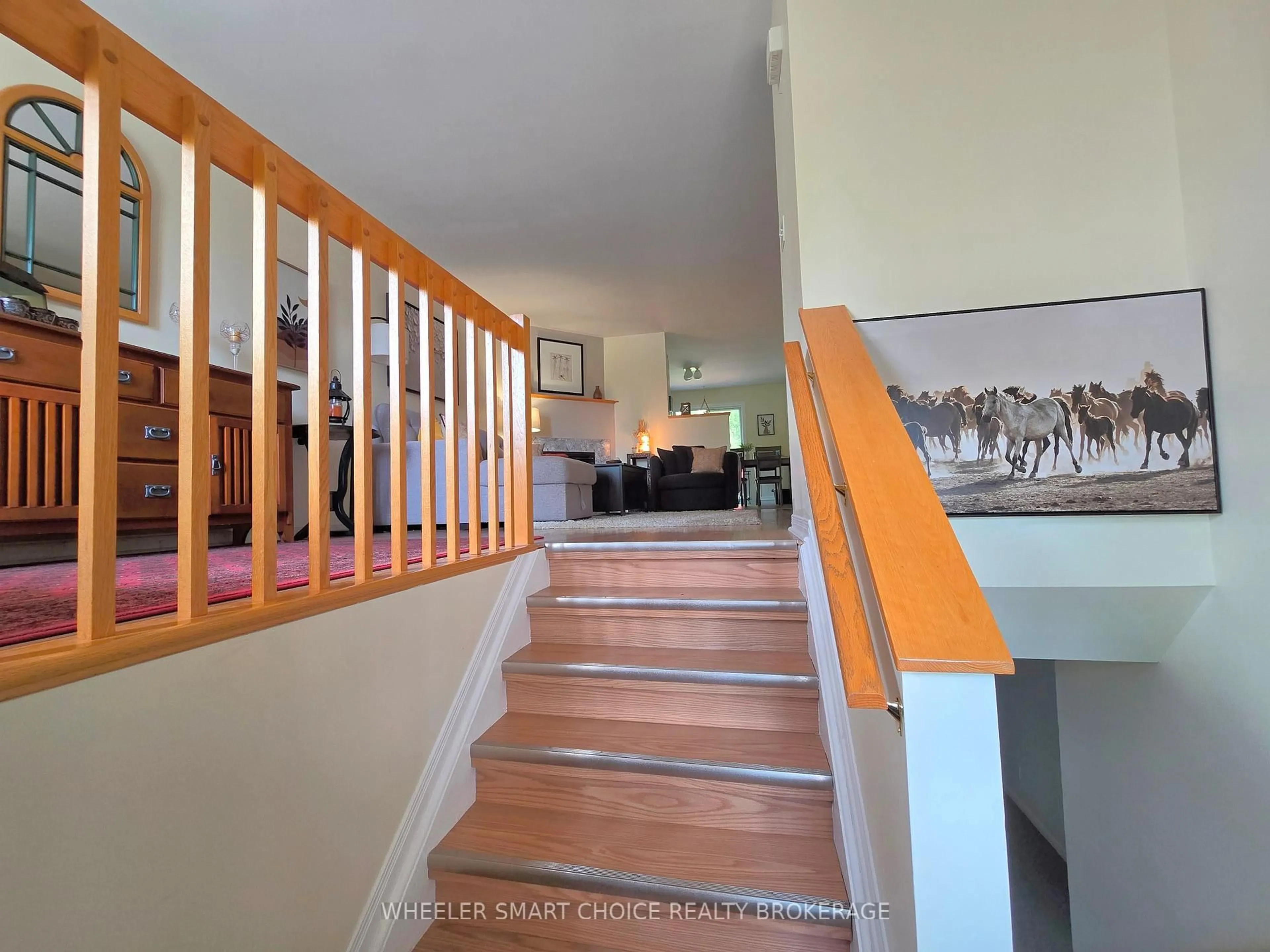 Indoor foyer for 65 Farran Dr, South Stormont Ontario K0C 1M0