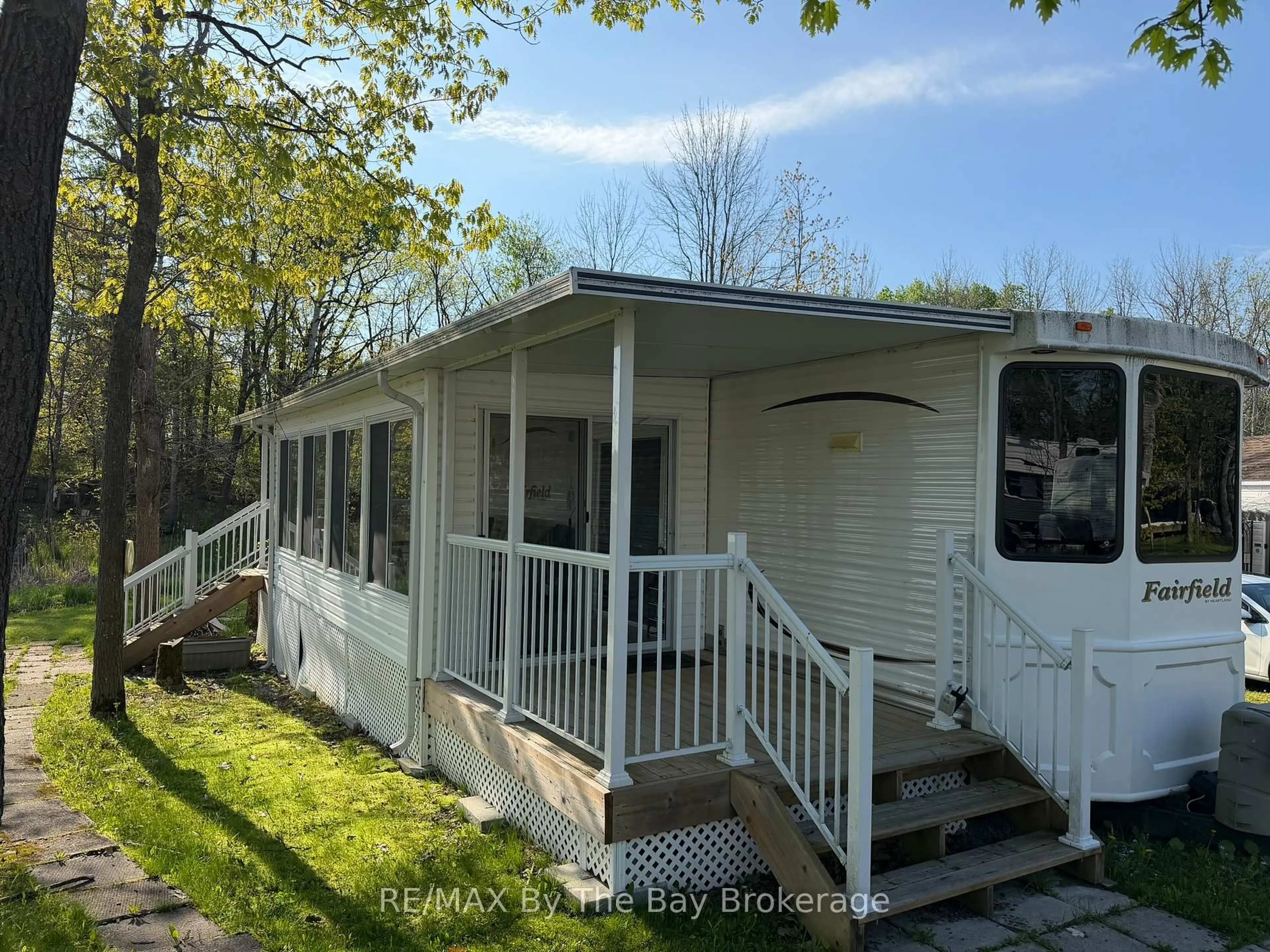 Home with vinyl exterior material, water/lake/river/ocean view for 170 Linton Rd #55, Georgian Bay Ontario L0K 1S0