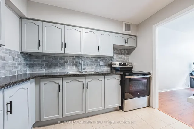 180 Limeridge Rd #103, Hamilton 5