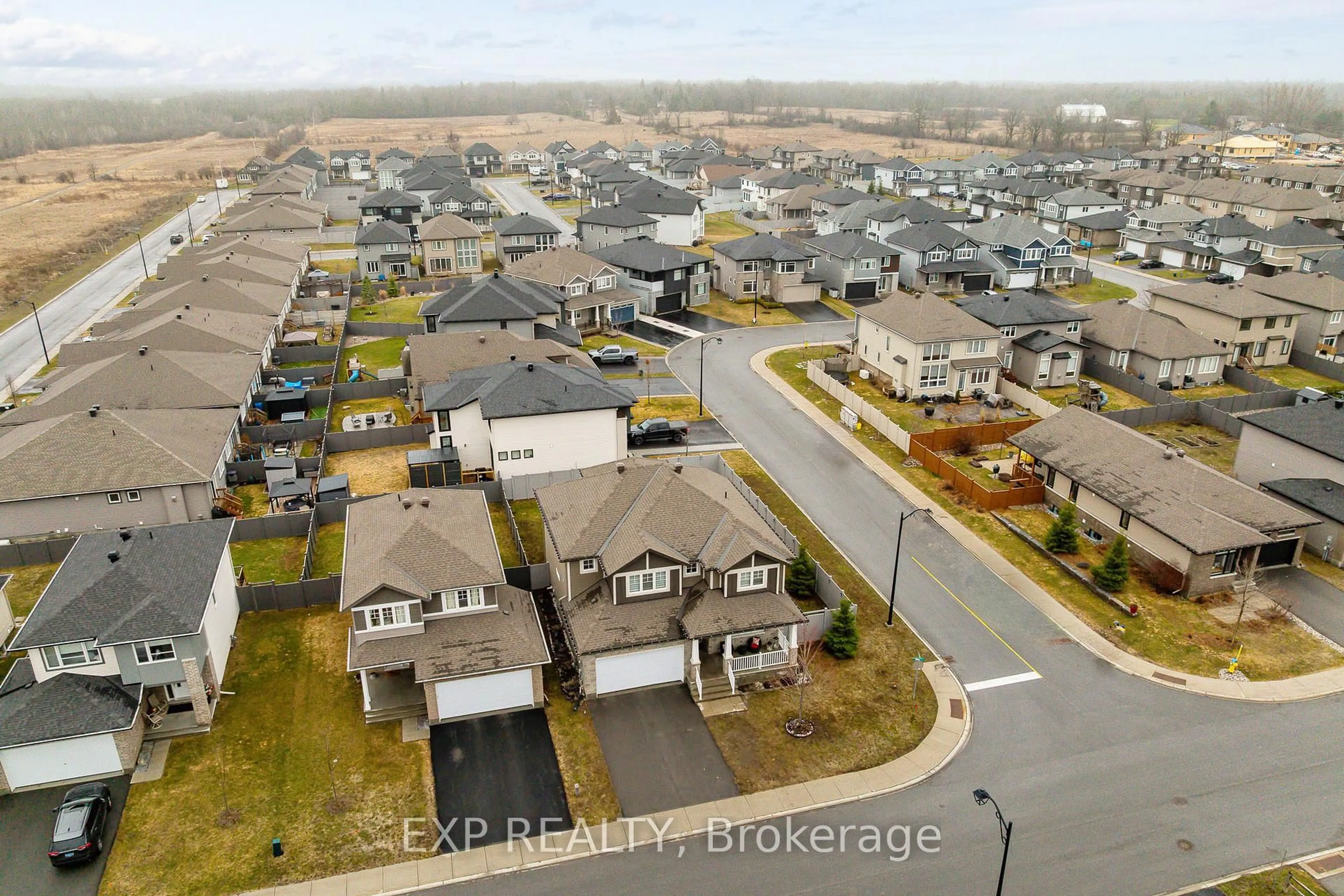 A pic from outside/outdoor area/front of a property/back of a property/a pic from drone, street for 119 Riddell St, Carleton Place Ontario K7C 0J9