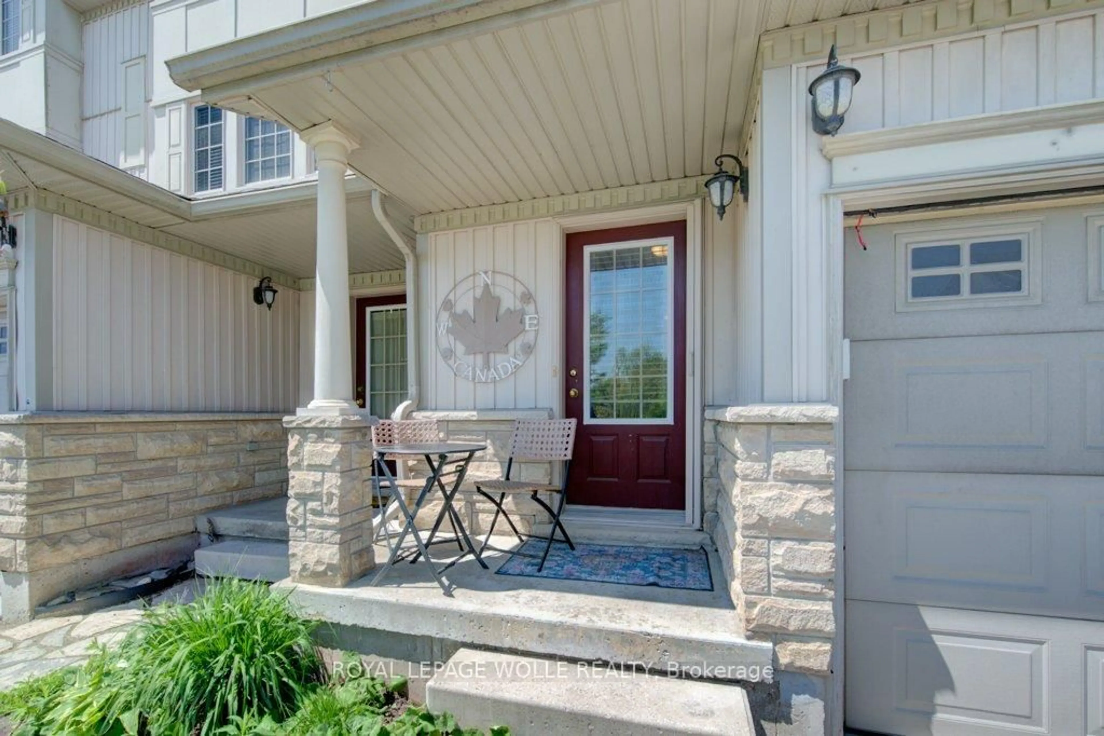 Indoor entryway for 175 David Bergey Dr #P86, Kitchener Ontario N2E 4H6