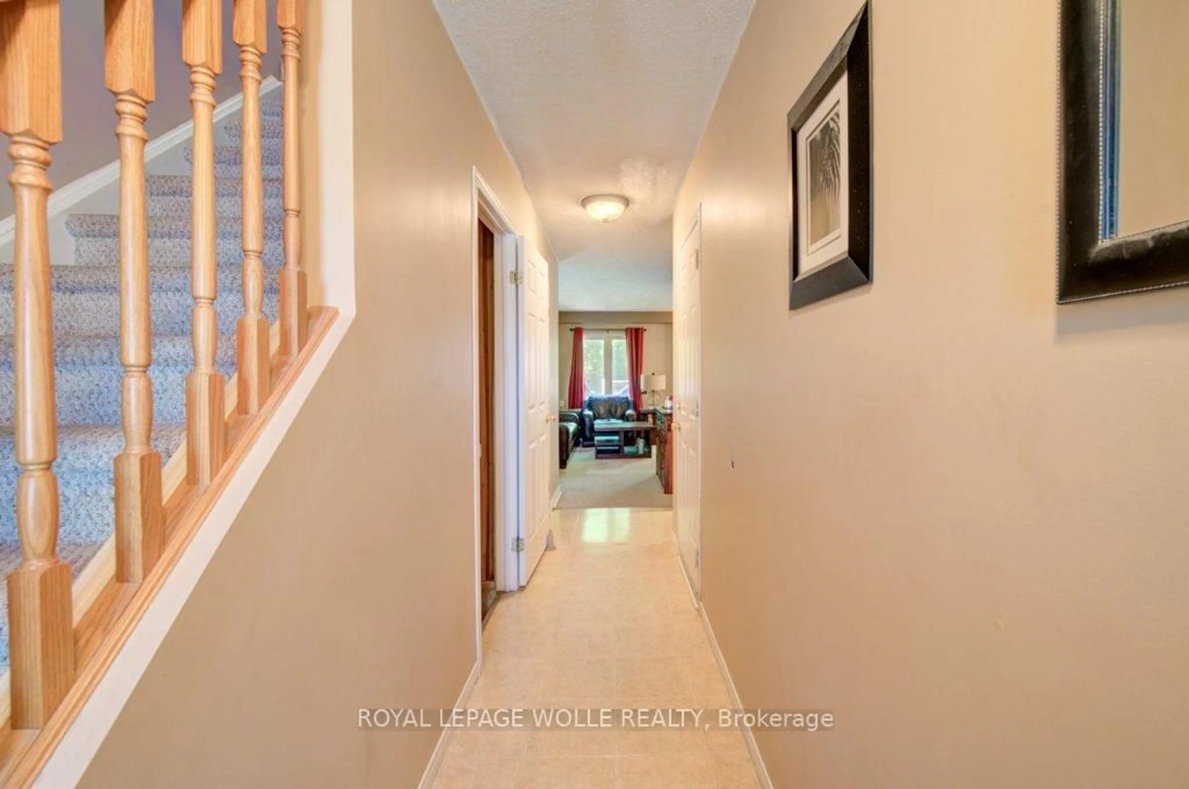 Indoor foyer for 175 David Bergey Dr #P86, Kitchener Ontario N2E 4H6