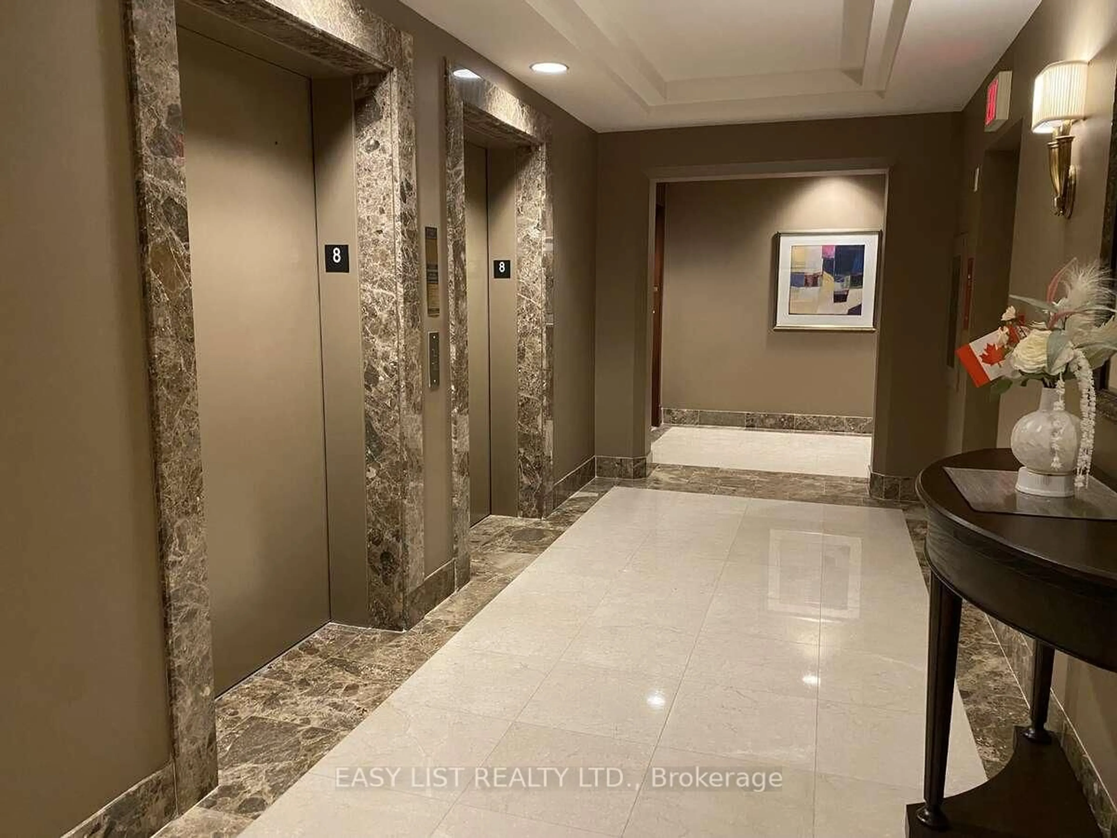Indoor foyer for 3580 Rivergate Way #803, Ottawa Ontario K1V 1V5