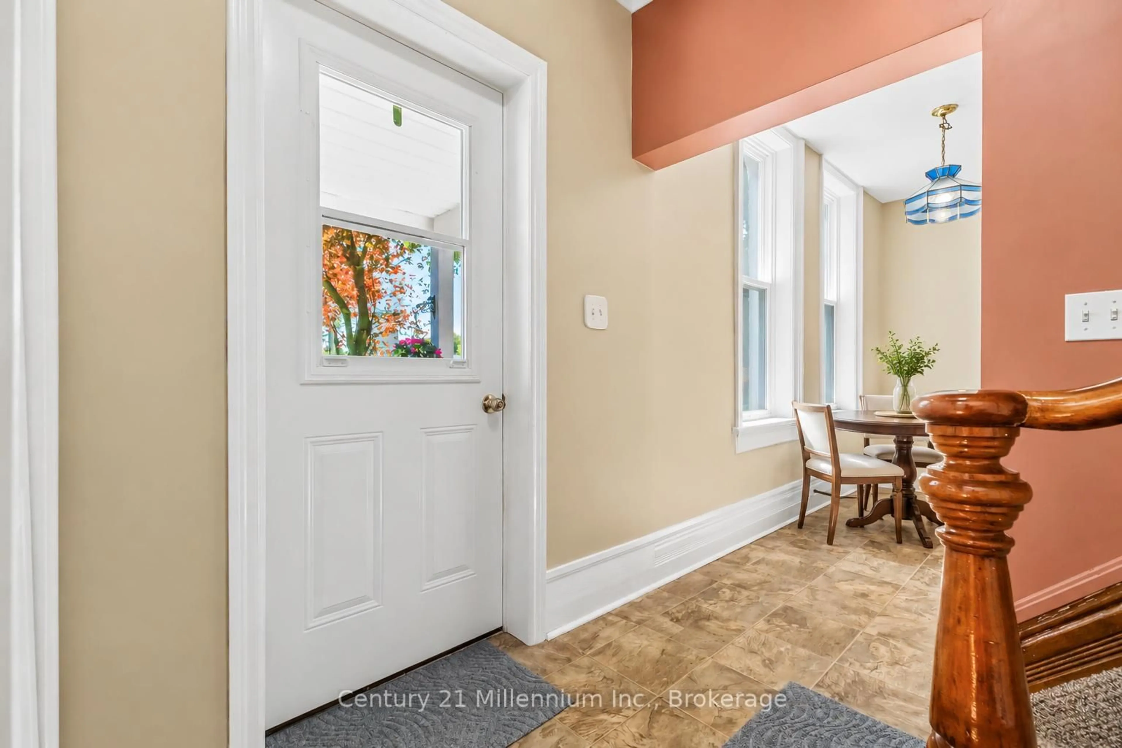 Indoor entryway for 26 Victoria Ave, Grey Highlands Ontario N0C 1H0