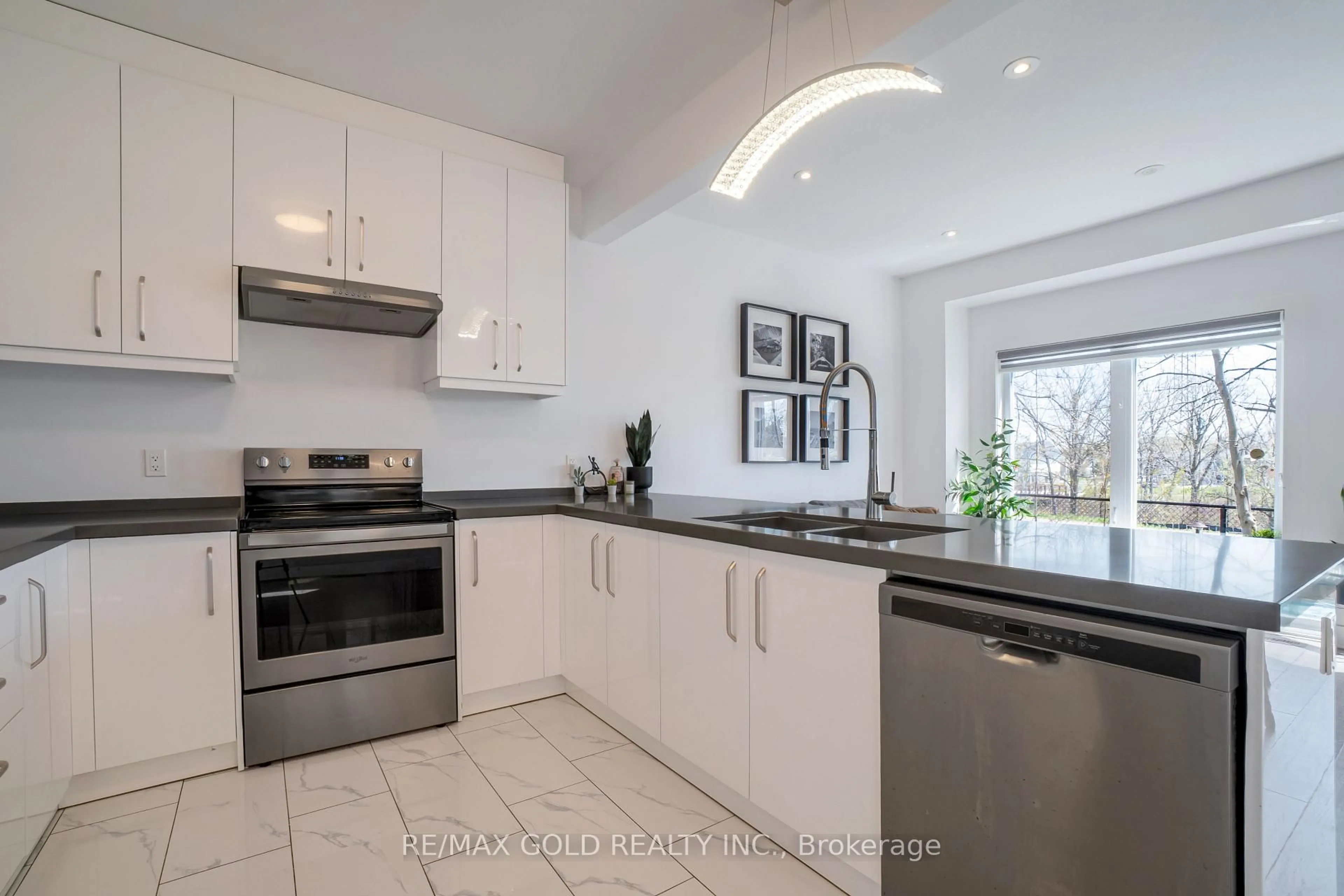 Open concept kitchen, ceramic/tile floor for 2621 Holbrook Dr #8, London South Ontario N6M 0G2