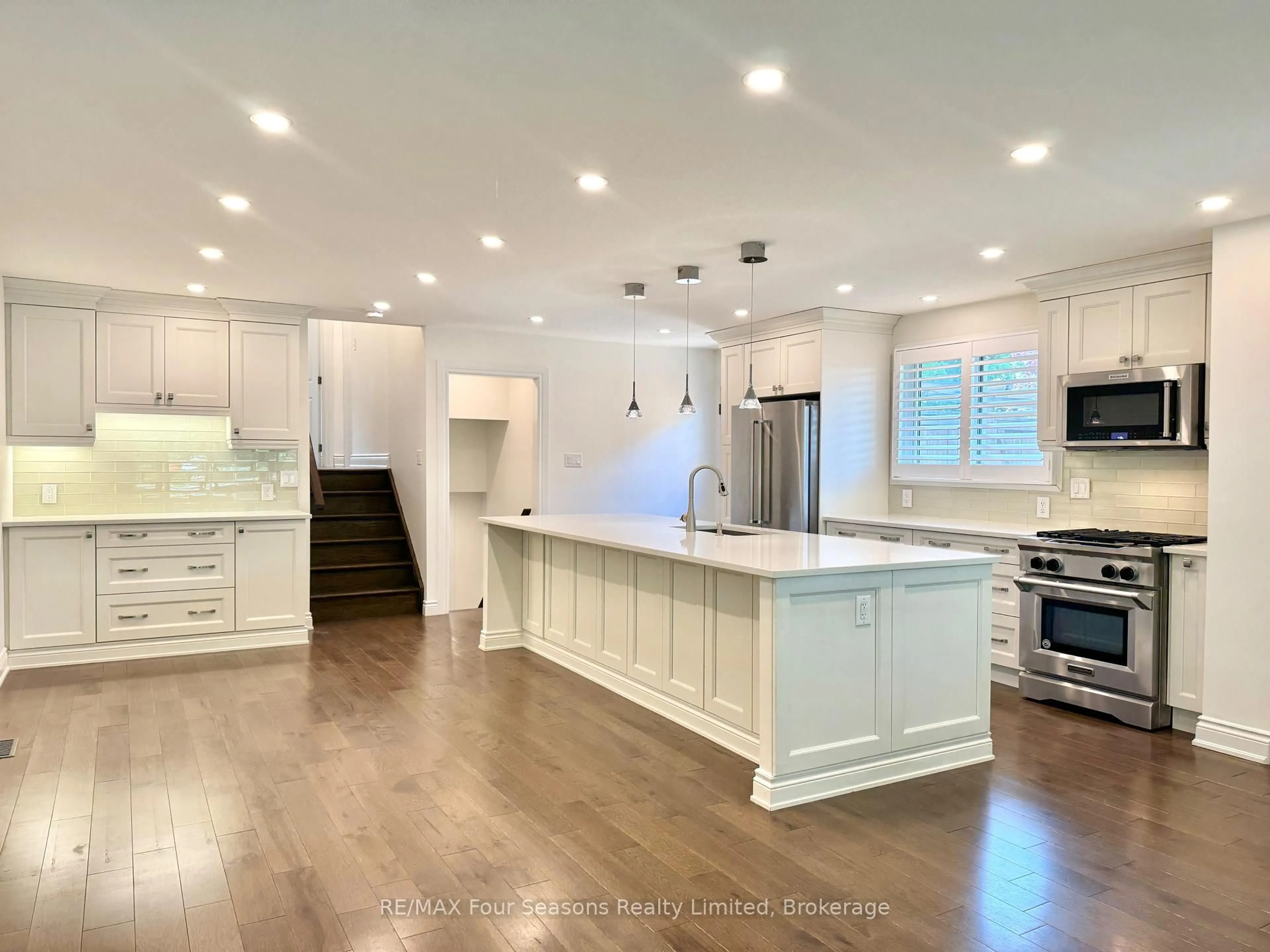 Open concept kitchen, unknown for 51 Carlyle Pl, Kitchener Ontario N2P 1R6