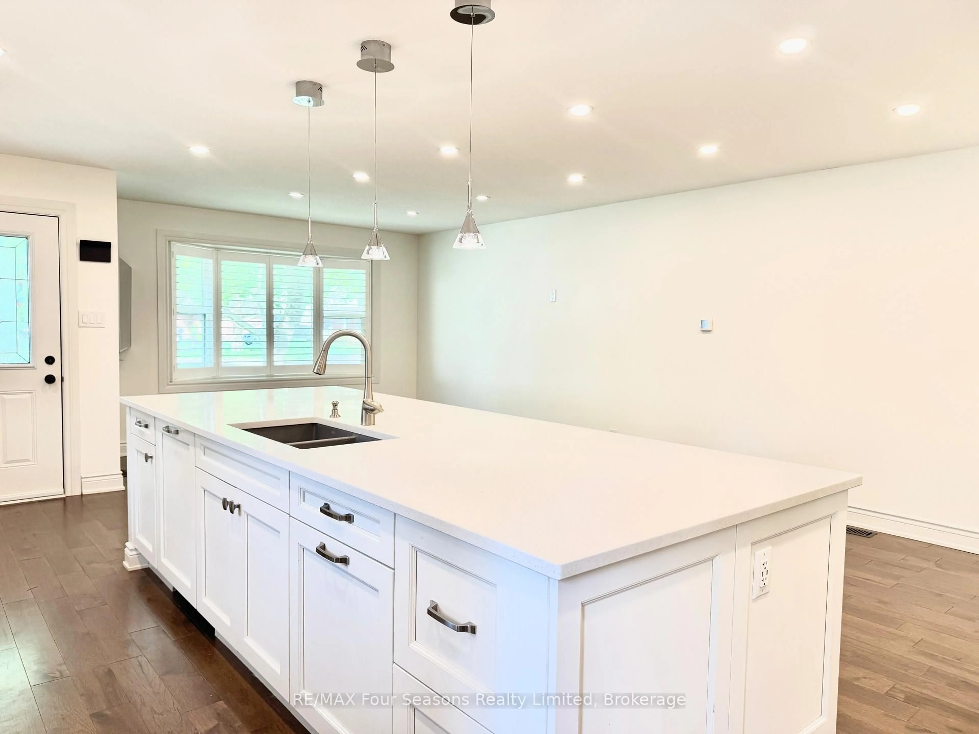 Open concept kitchen, unknown for 51 Carlyle Pl, Kitchener Ontario N2P 1R6
