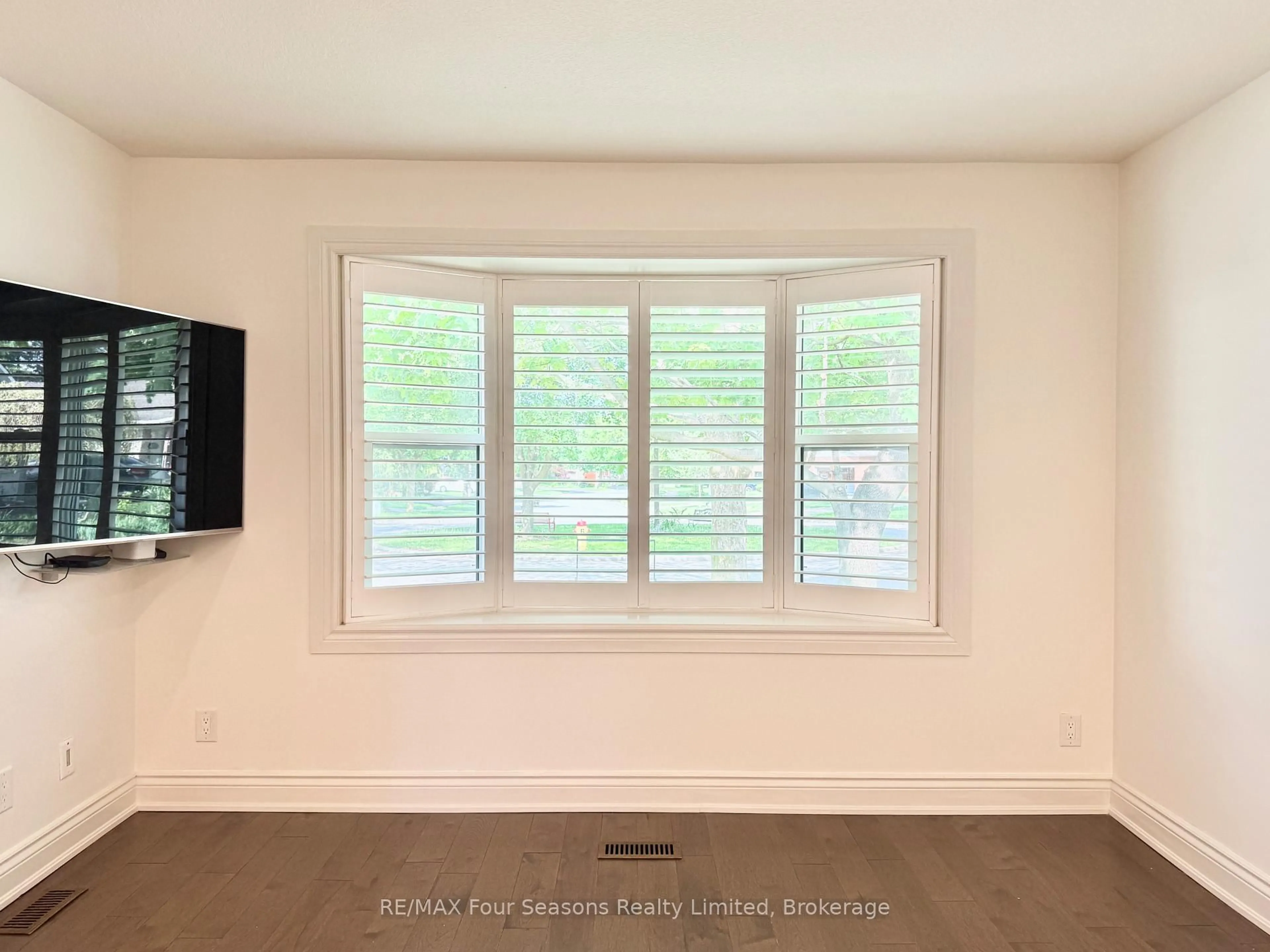 A pic of a room for 51 Carlyle Pl, Kitchener Ontario N2P 1R6