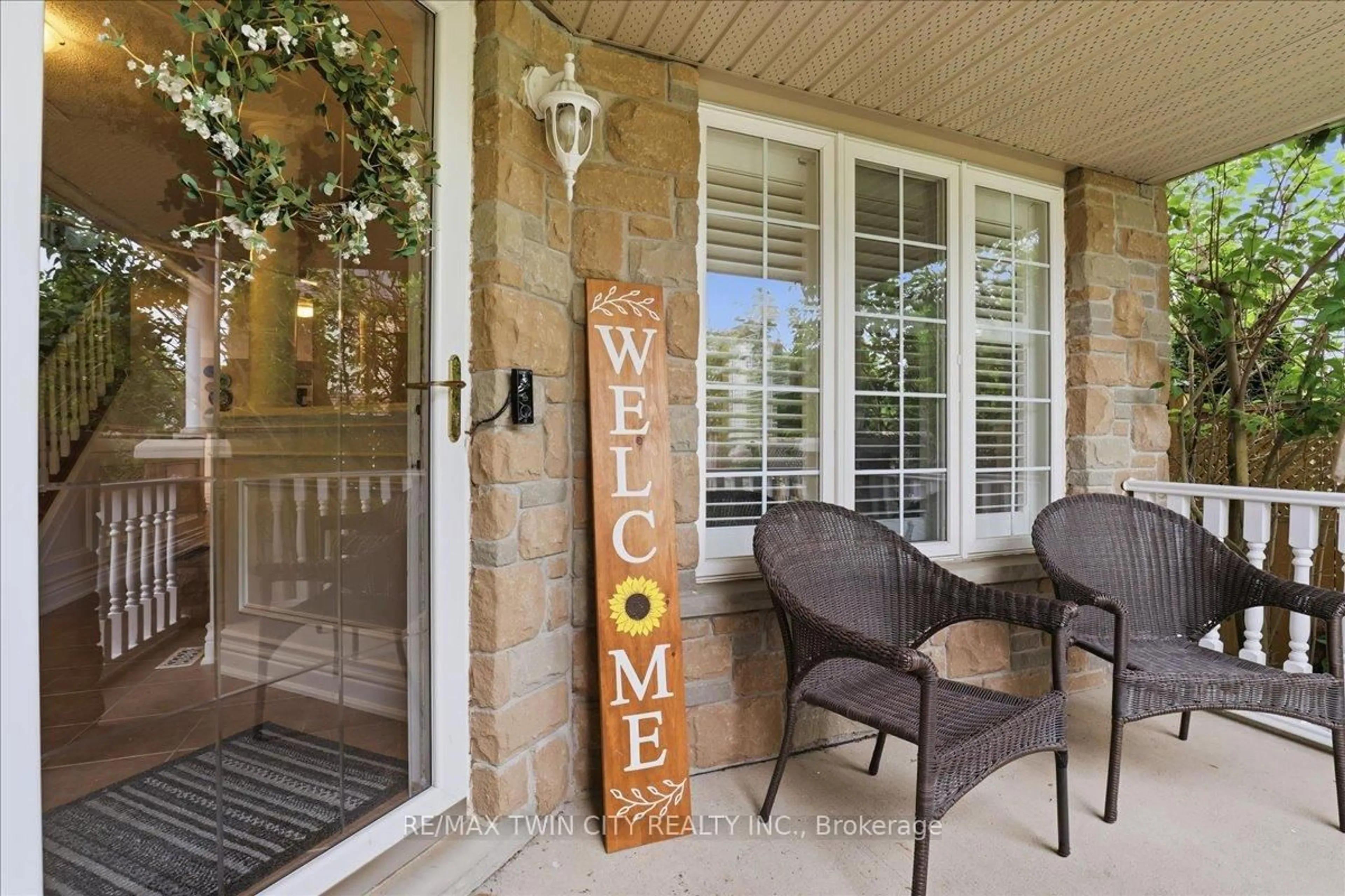 Patio, street for 151 Decaro Cres, Cambridge Ontario N3C 4M4