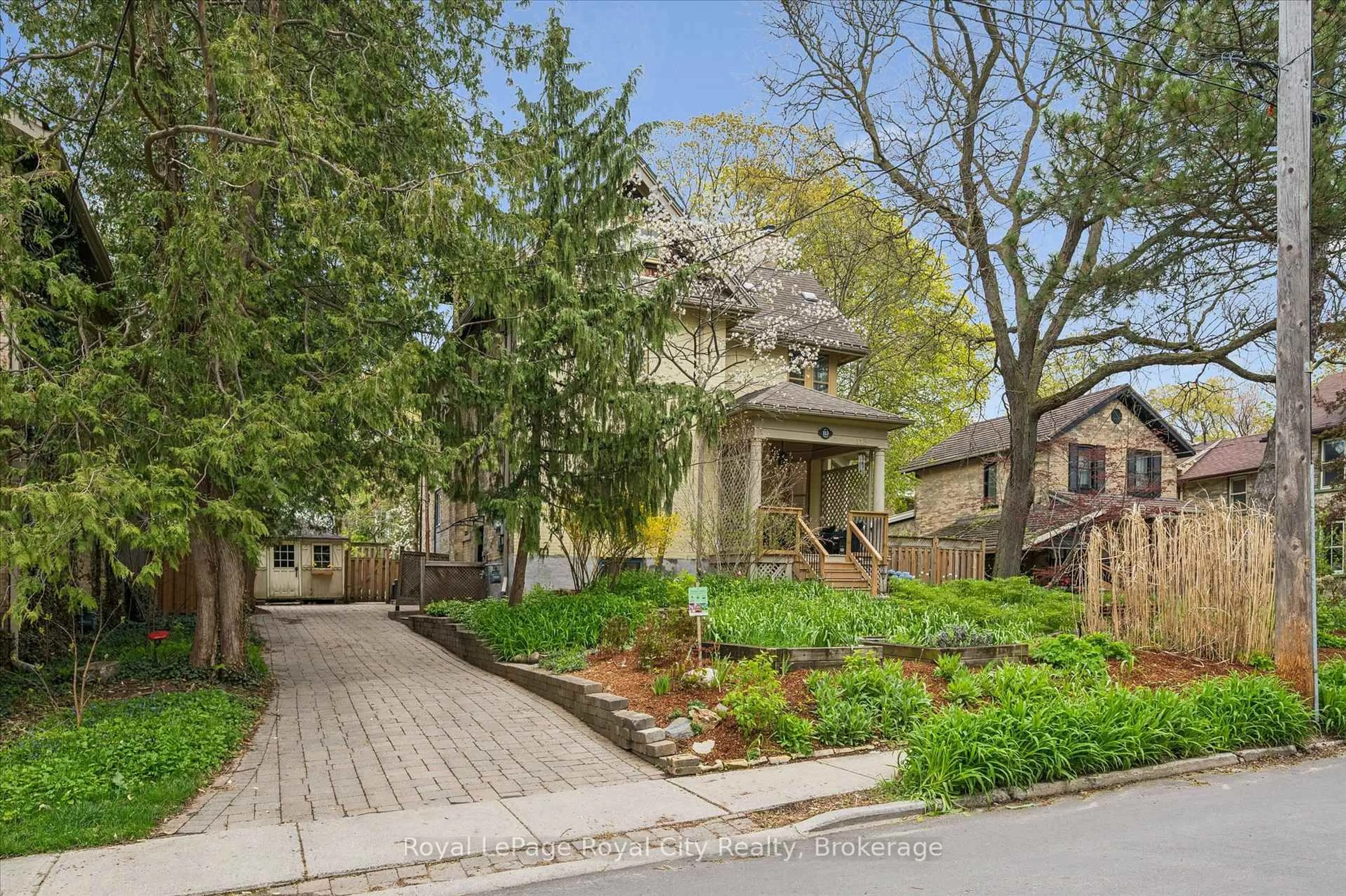 Unknown for 113 Queen St, Guelph Ontario N1E 4S2