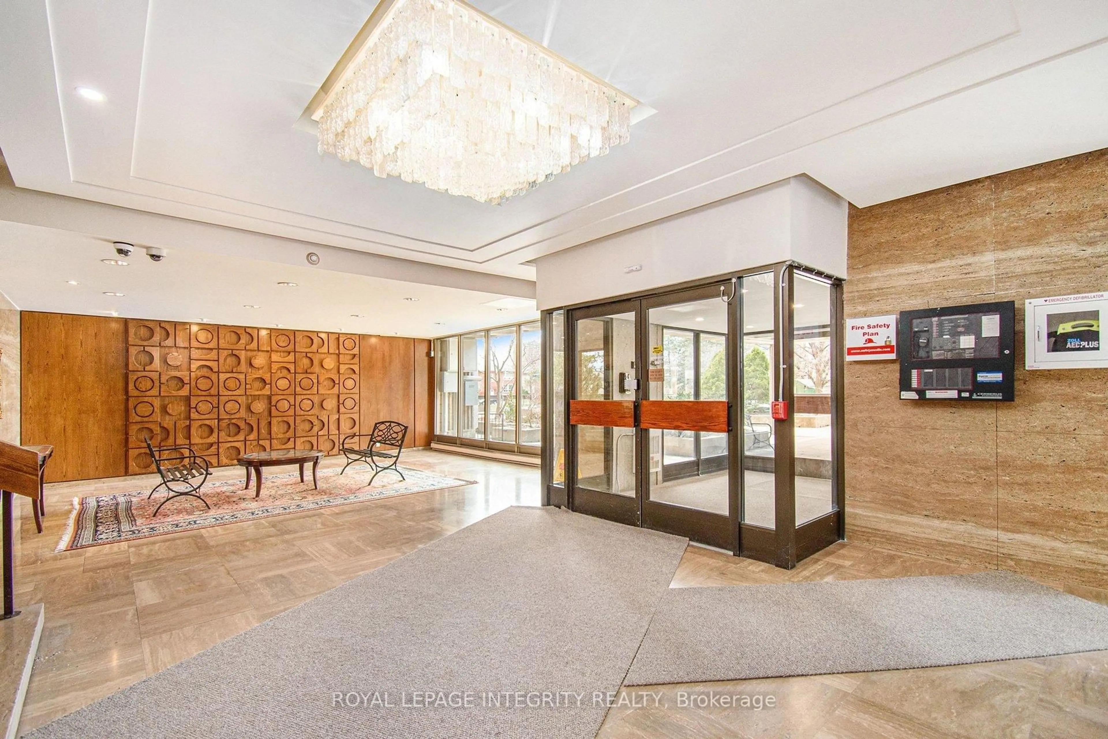 Lobby for 2625 Regina St #1708, Ottawa Ontario K2B 5W8