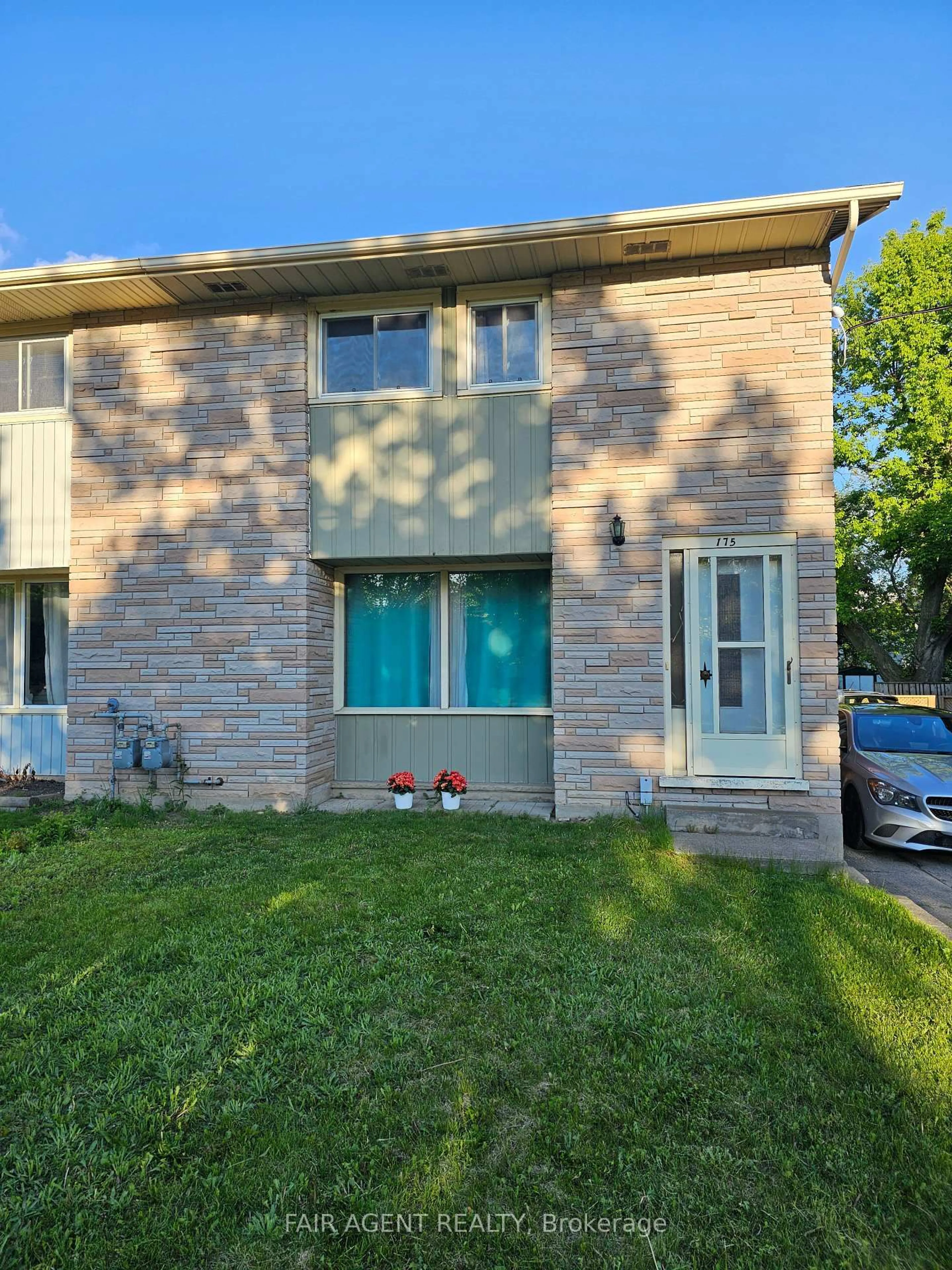 Home with brick exterior material, street for 175 Fourth Ave, Kitchener Ontario N2C 1P3