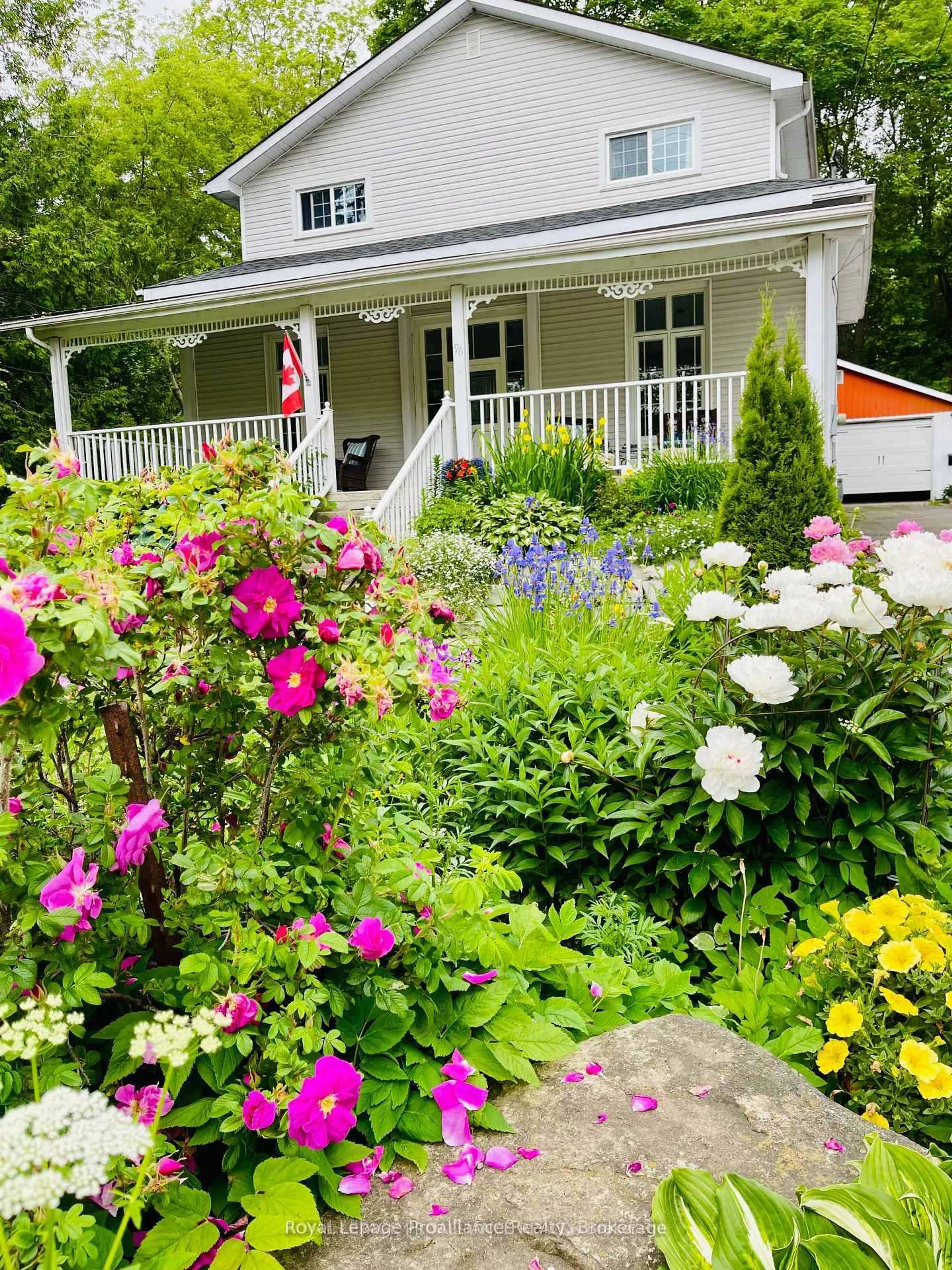 Patio, street for 96 Cavan St, Port Hope Ontario L1A 3B7