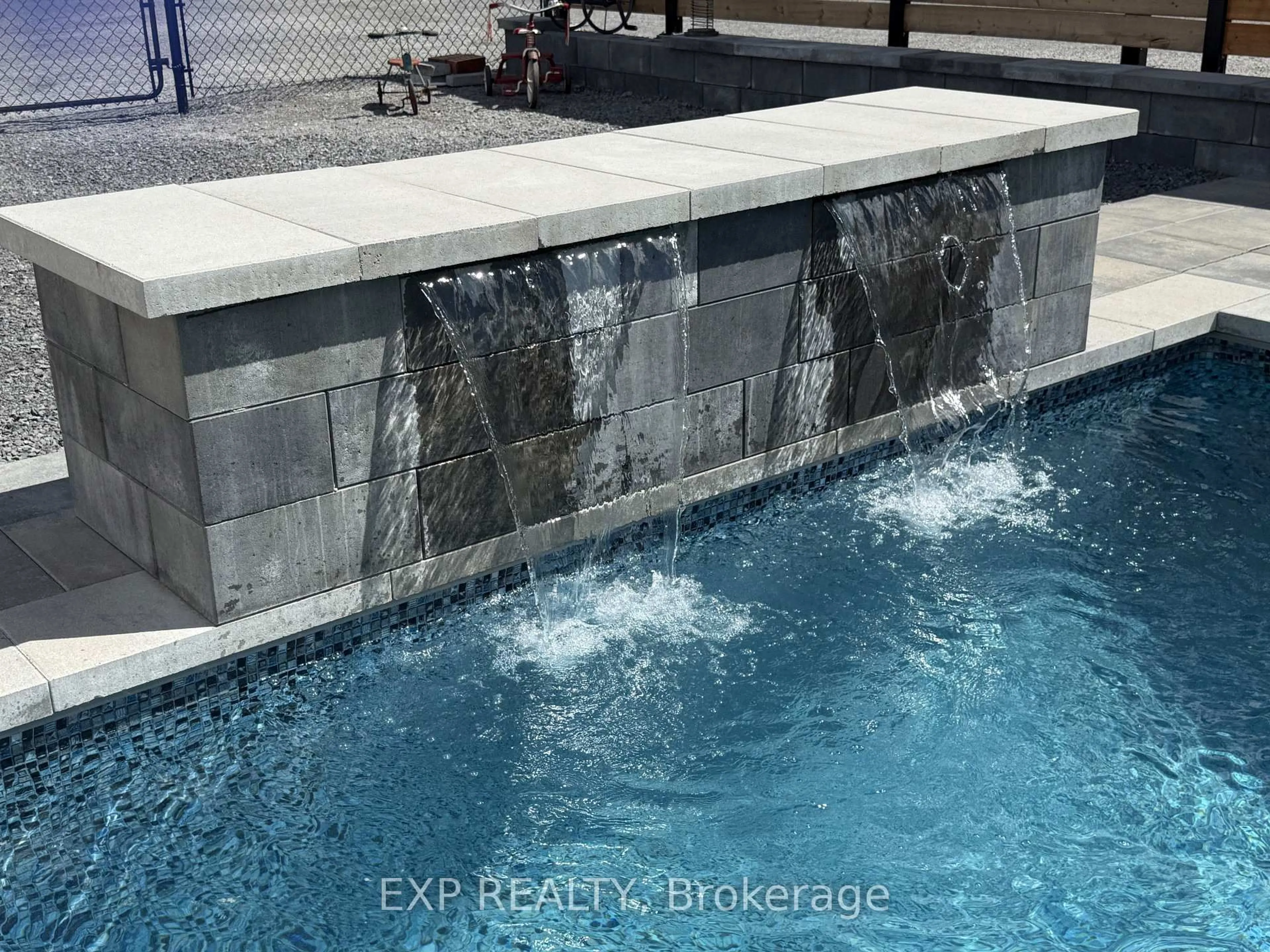 Pool for 213 Longueuil St, Champlain Ontario K0B 1K0