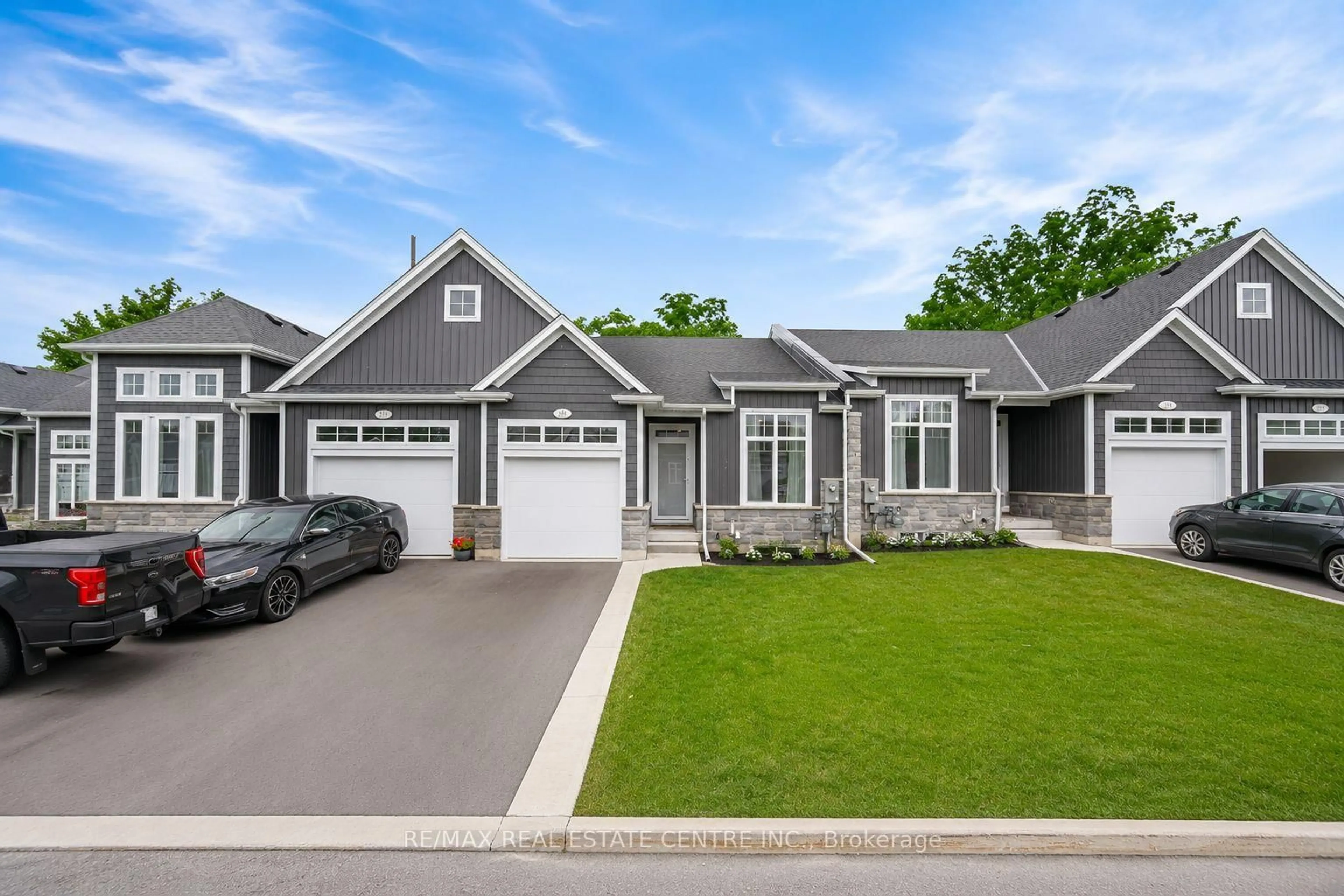 Home with vinyl exterior material, street for 199 Alderson Crt, Fort Erie Ontario L0S 1B0
