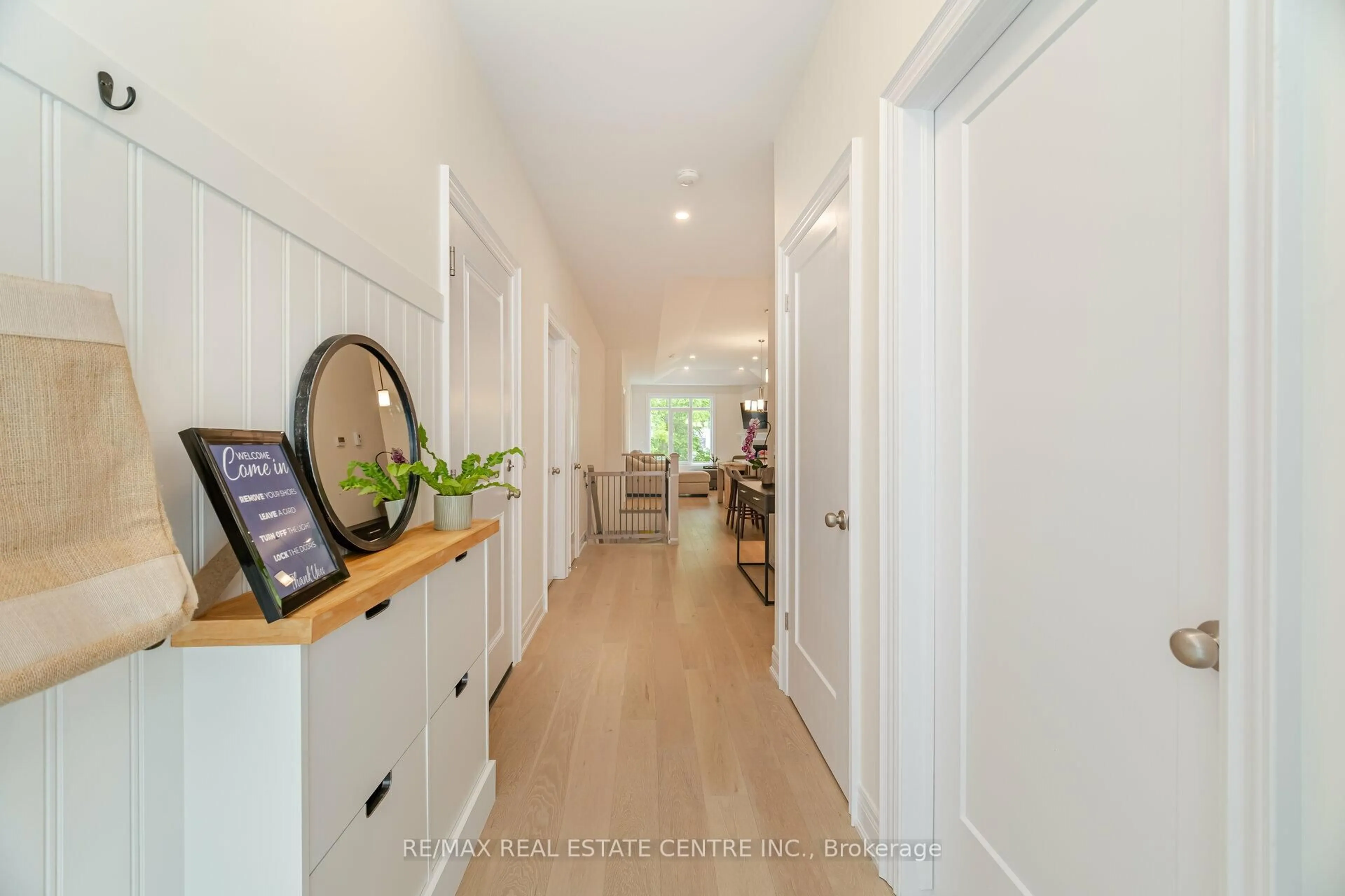 Indoor entryway for 199 Alderson Crt, Fort Erie Ontario L0S 1B0
