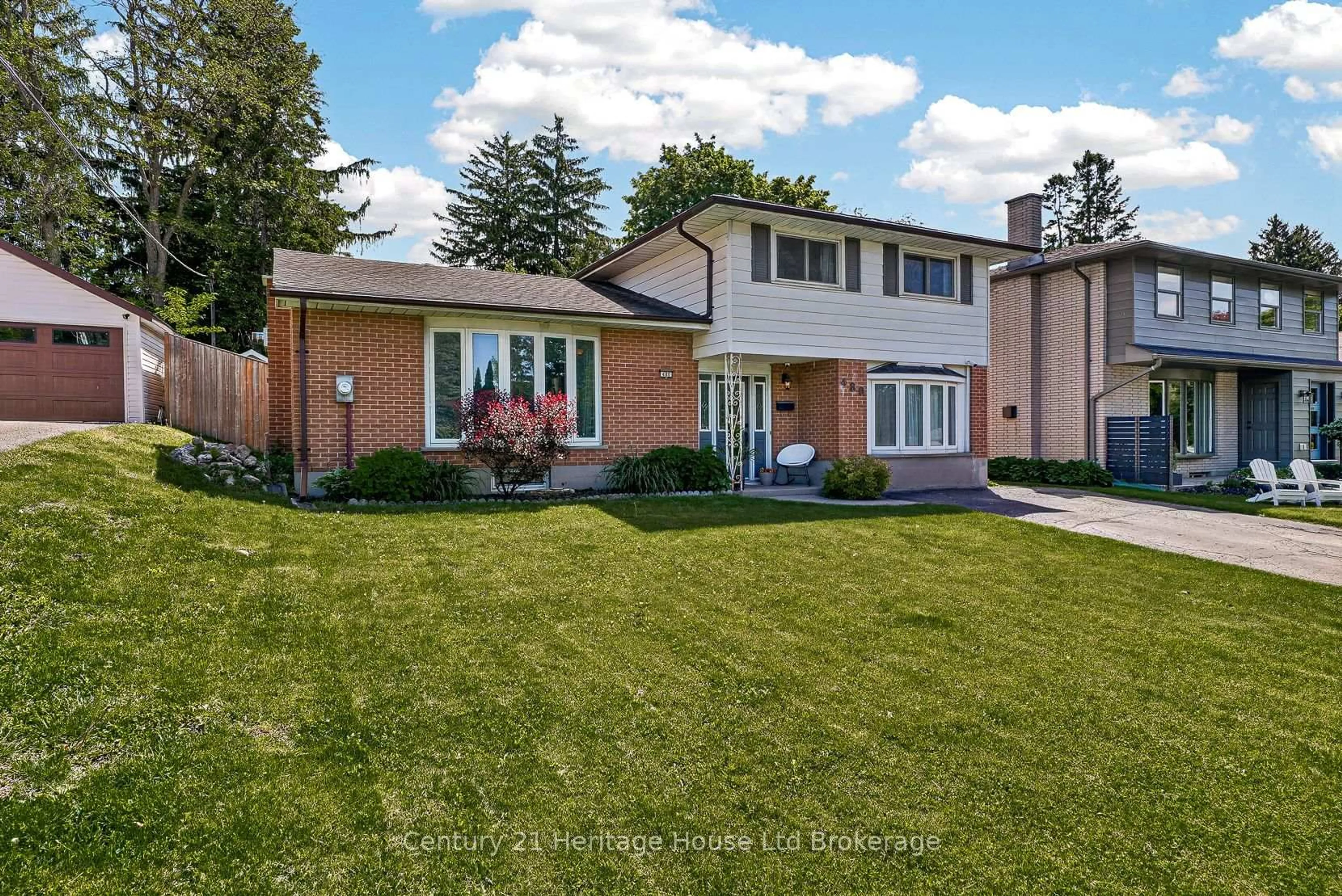 Home with brick exterior material, street for 480 Lee Ave, Woodstock Ontario N4S 6Y3