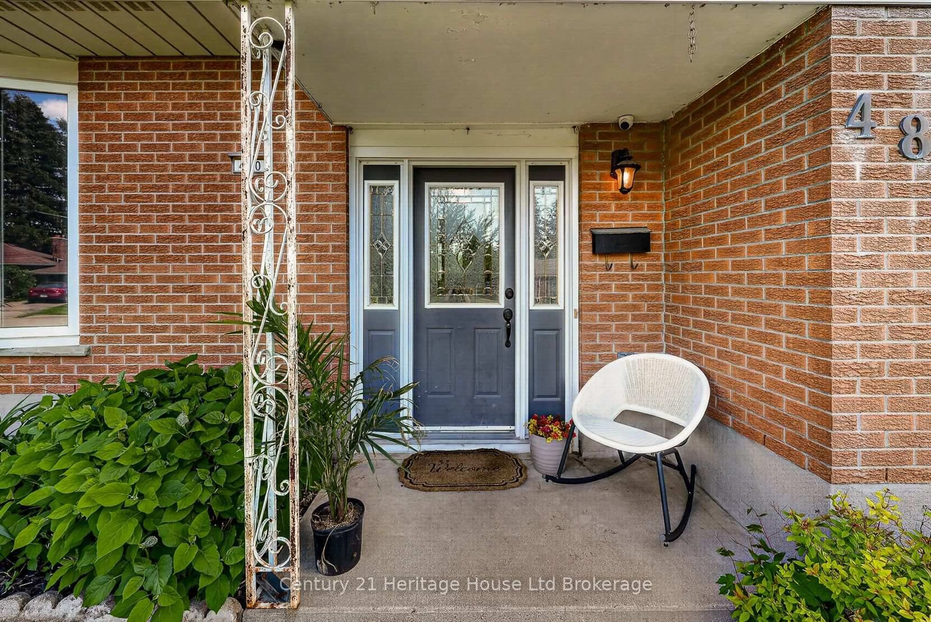 Indoor entryway for 480 Lee Ave, Woodstock Ontario N4S 6Y3