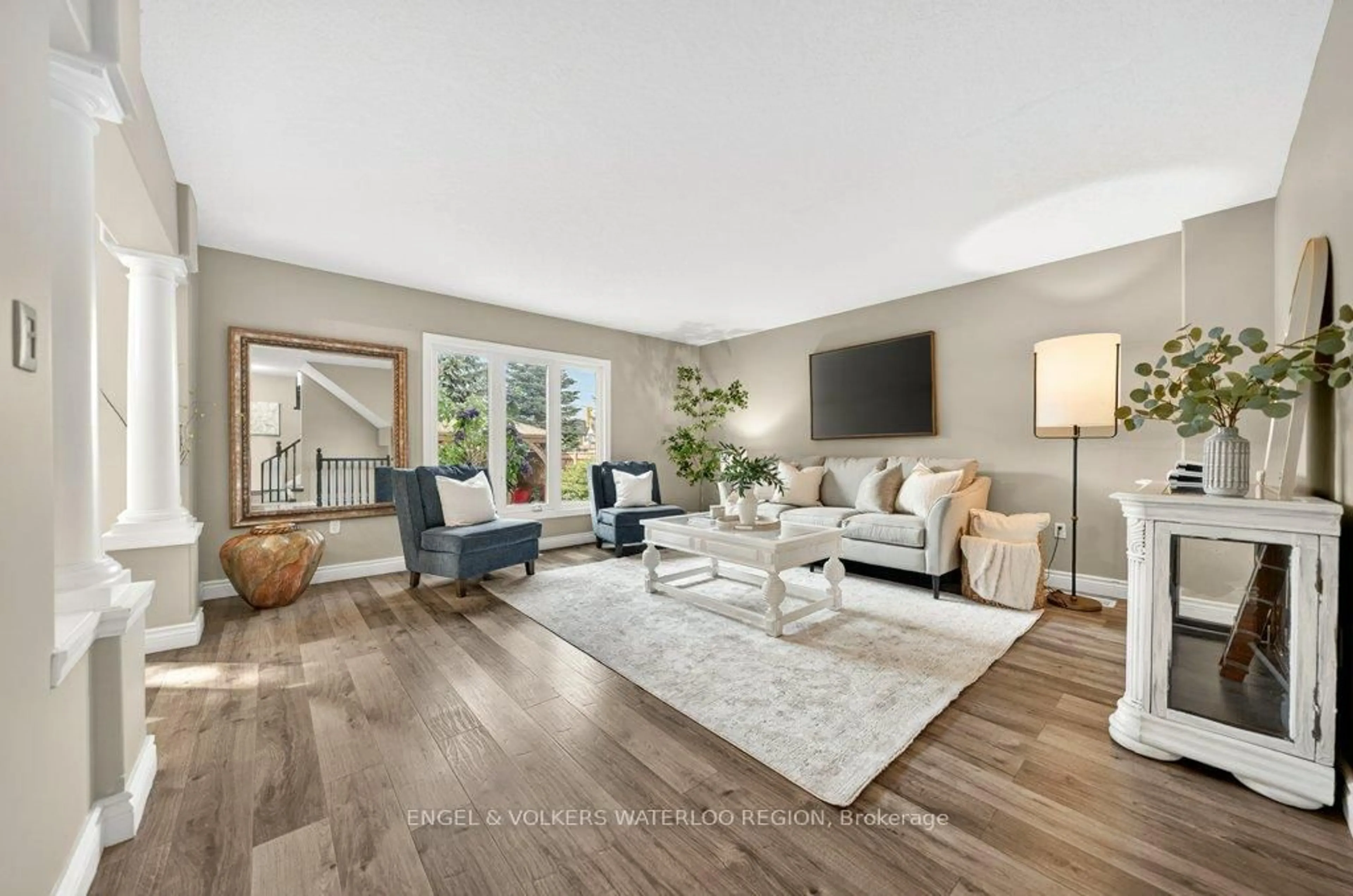 Living room with furniture, unknown for 6 Tweedsdale St, Kitchener Ontario N2R 1W1