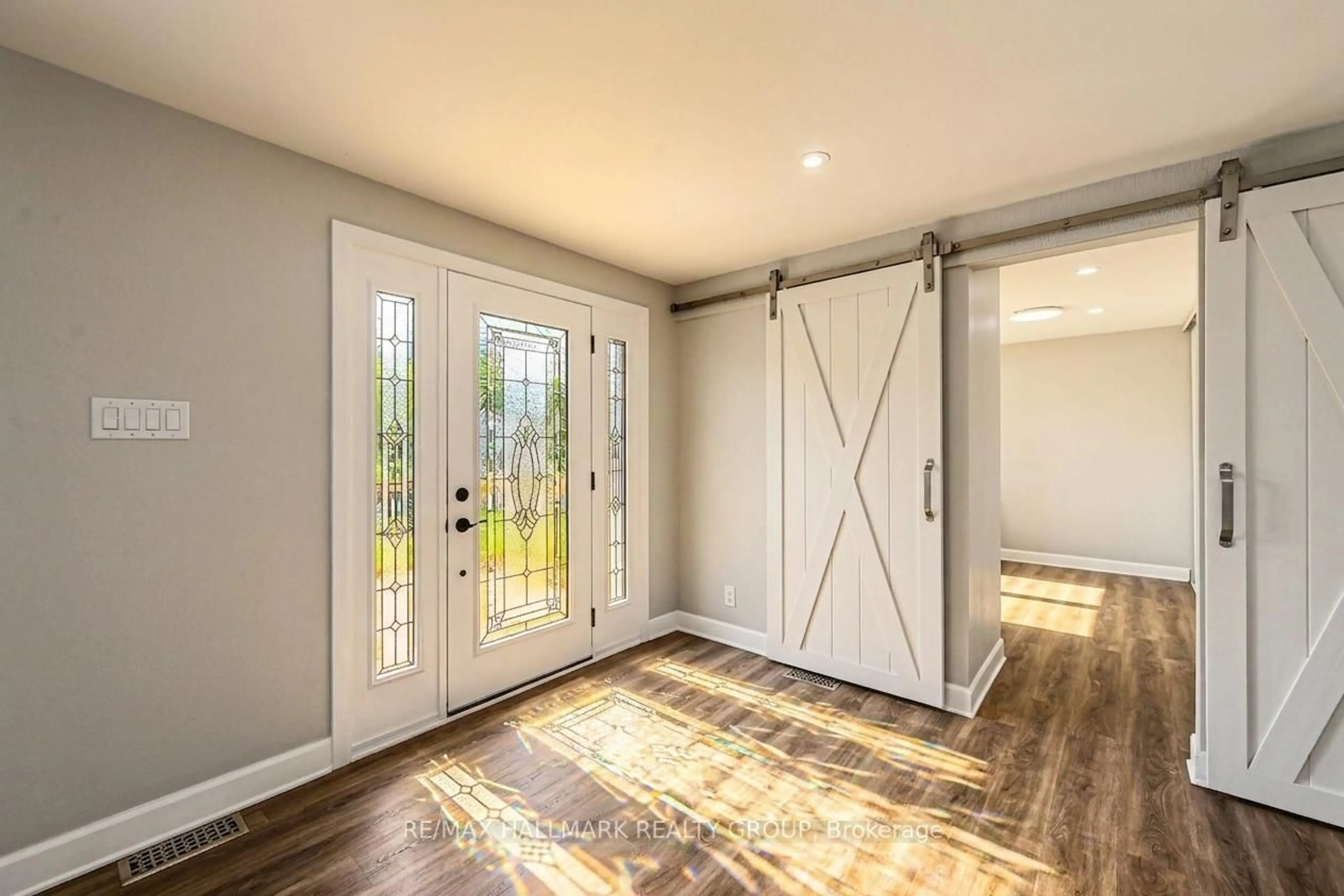 Indoor entryway for 13 Bathurst St, Kanata Ontario K2W 1A7