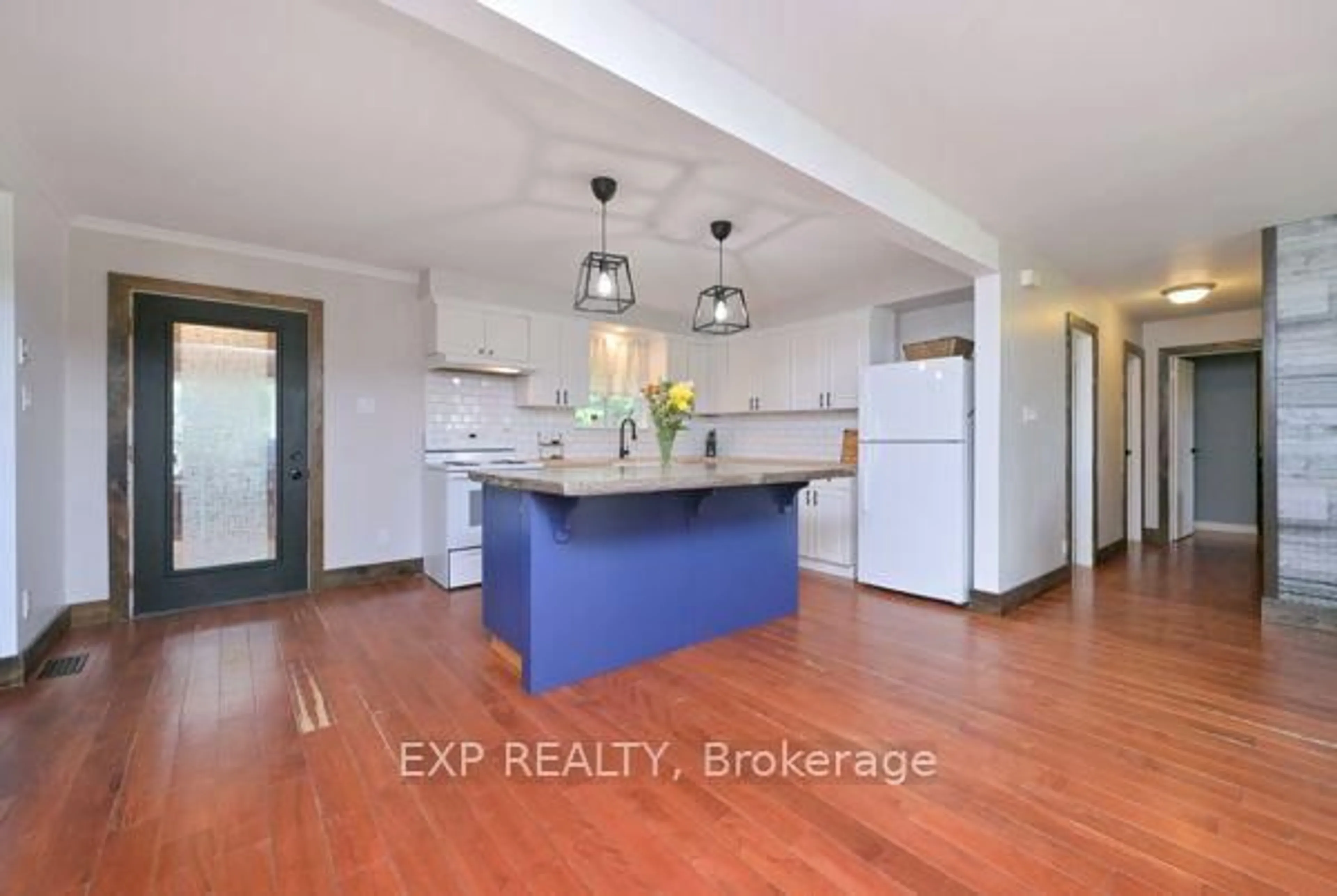 Open concept kitchen, ceramic/tile floor for 77384 7th Line, Melancthon Ontario L9V 2B5