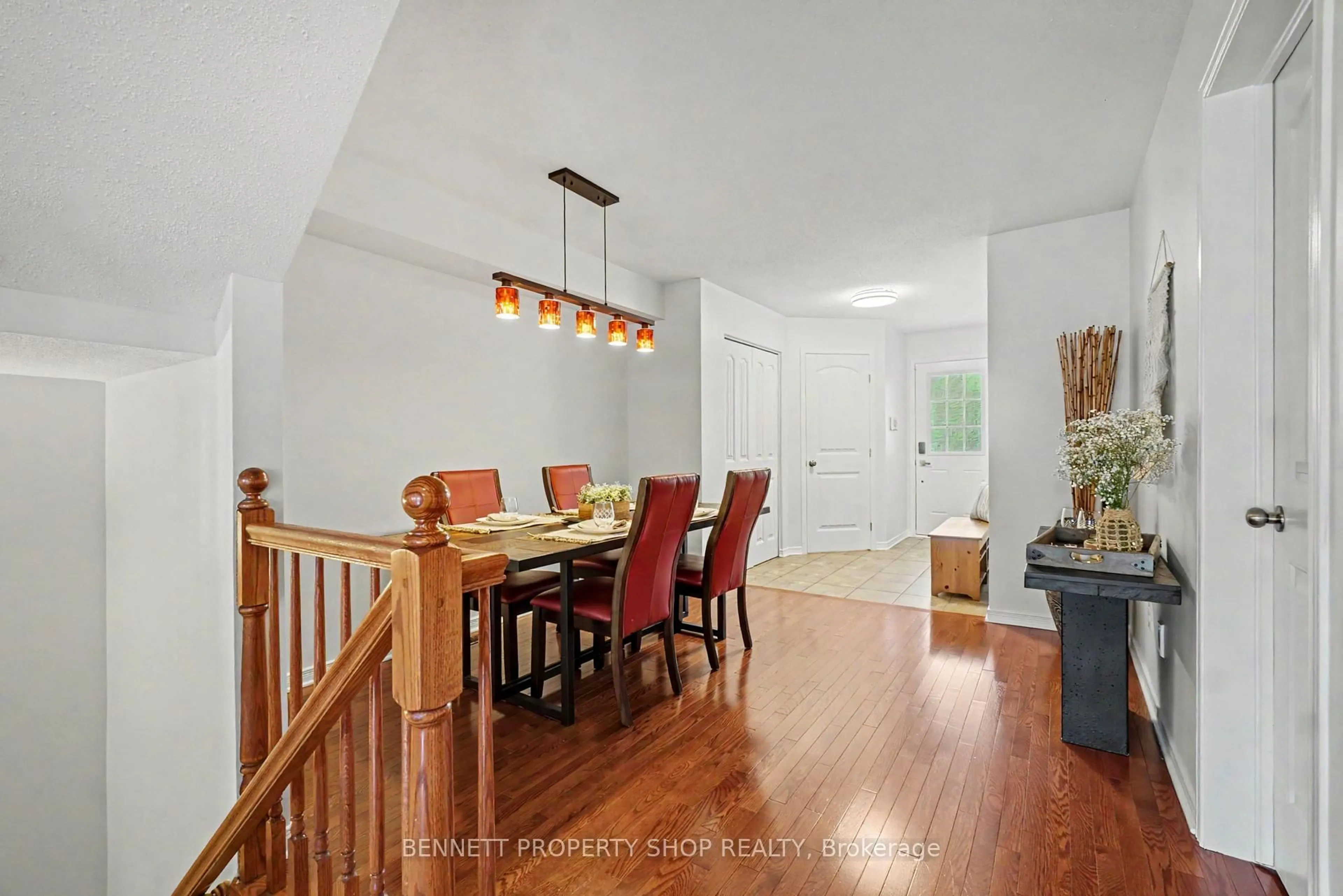 Dining room, unknown for 330 Laguna St, Ottawa Ontario K1T 0L1