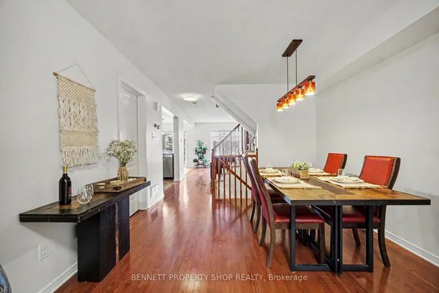 330 Laguna St, Ottawa 5