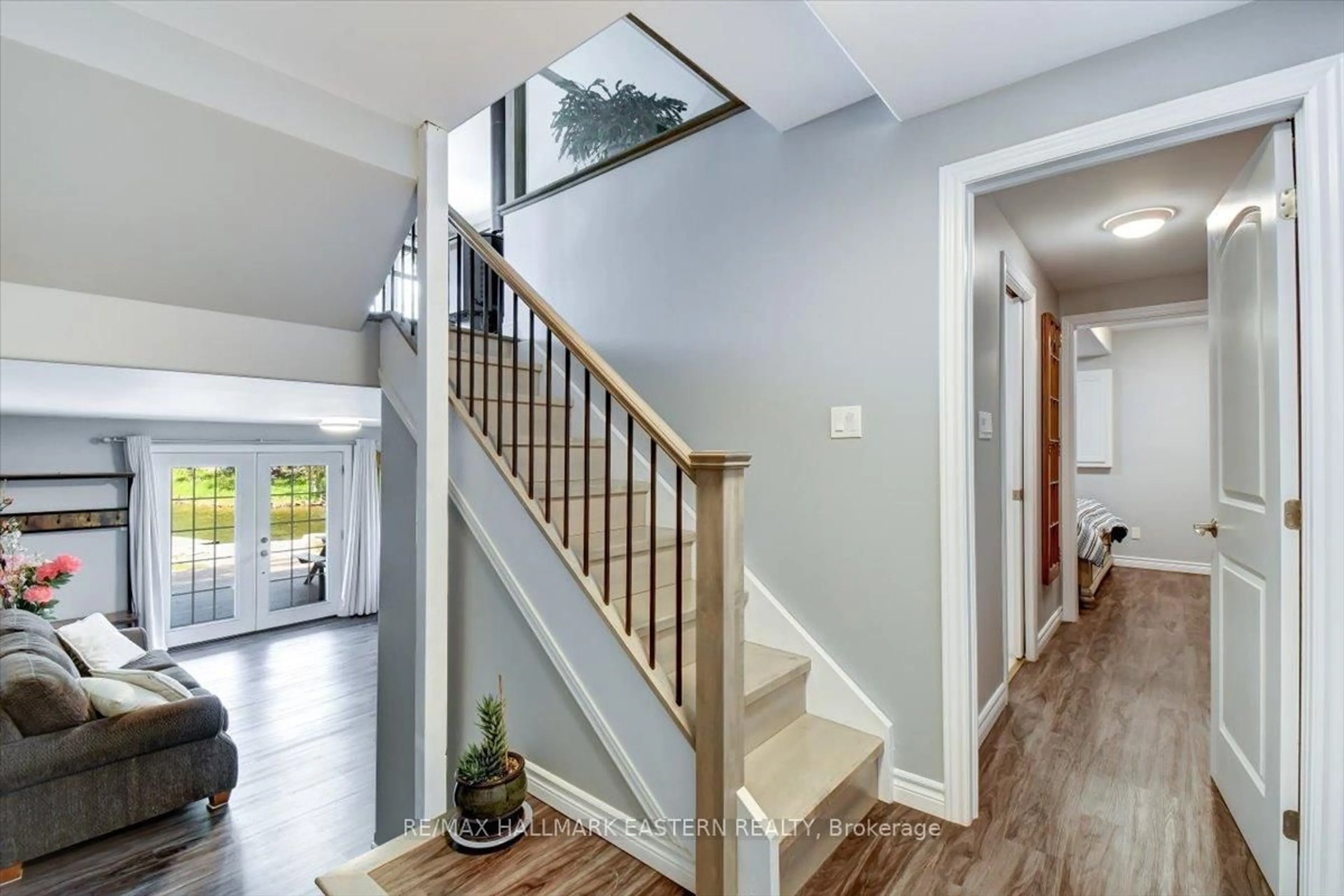 Indoor entryway for 790 Fife's Bay Marina Lane, Selwyn Ontario K9J 6X3