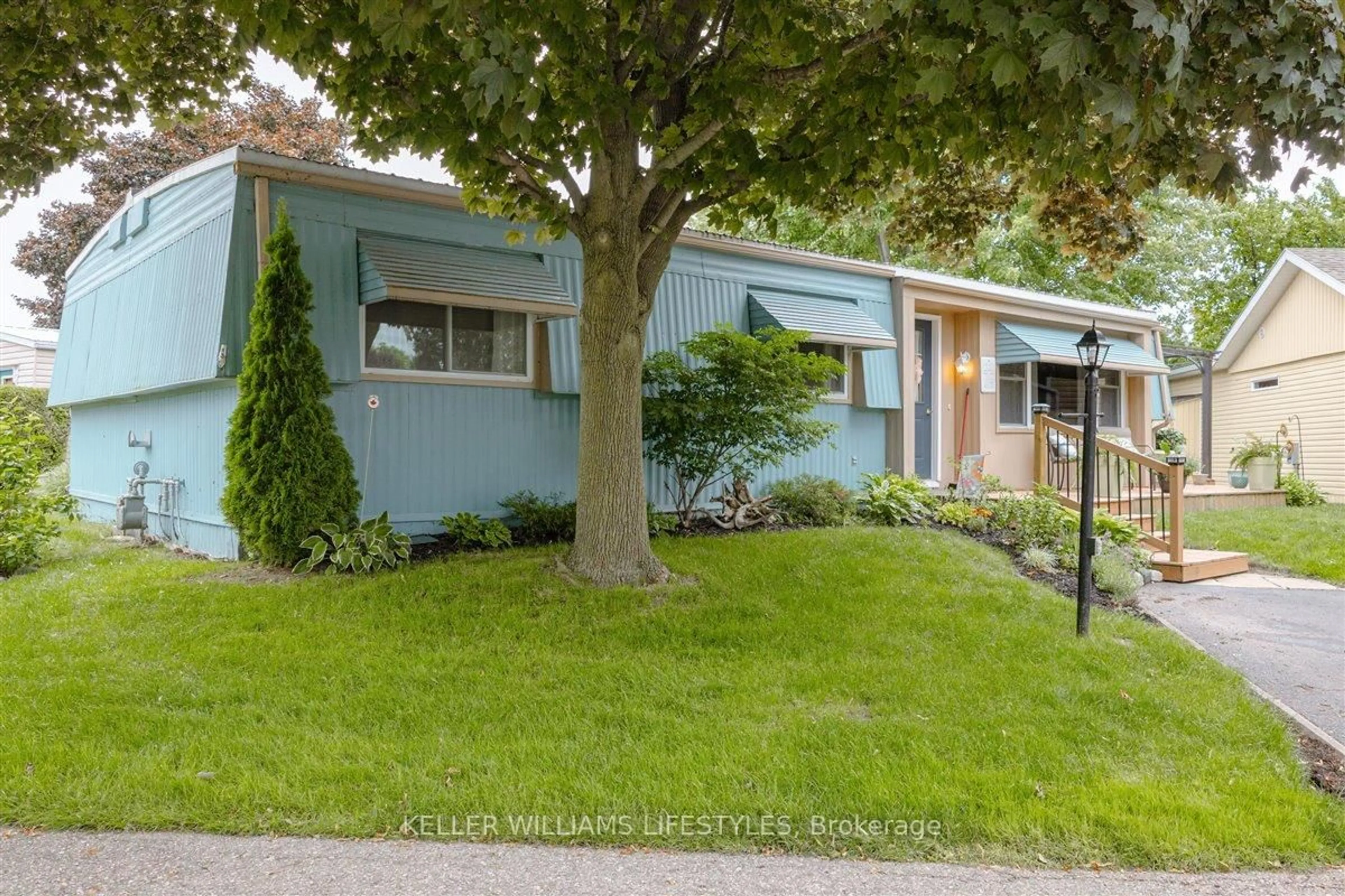Home with vinyl exterior material, street for 239 Southwind Crt, South Huron Ontario N0M 1T0