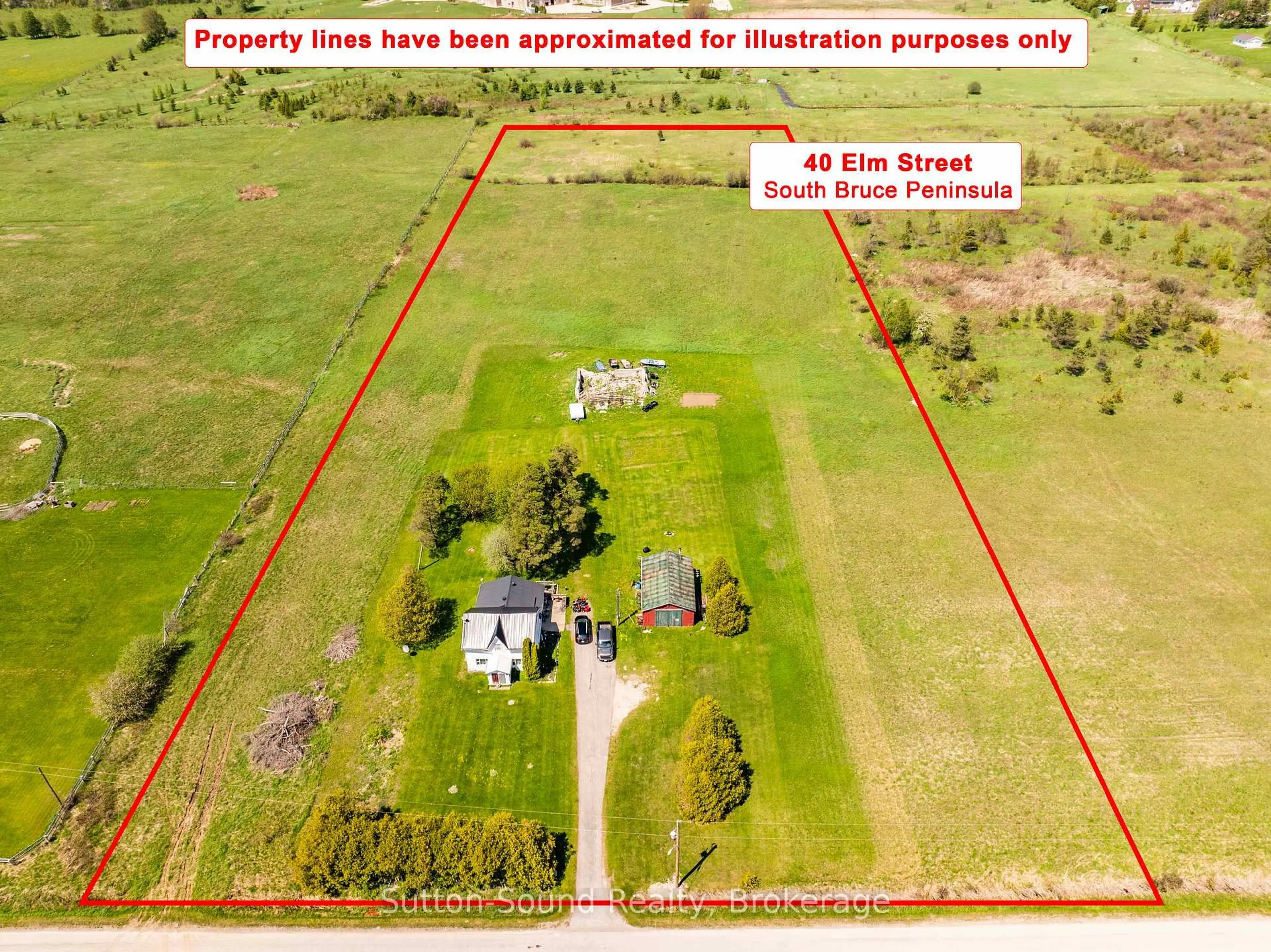 A pic from outside/outdoor area/front of a property/back of a property/a pic from drone, building for 40 Elm St, South Bruce Peninsula Ontario N0H 2T0